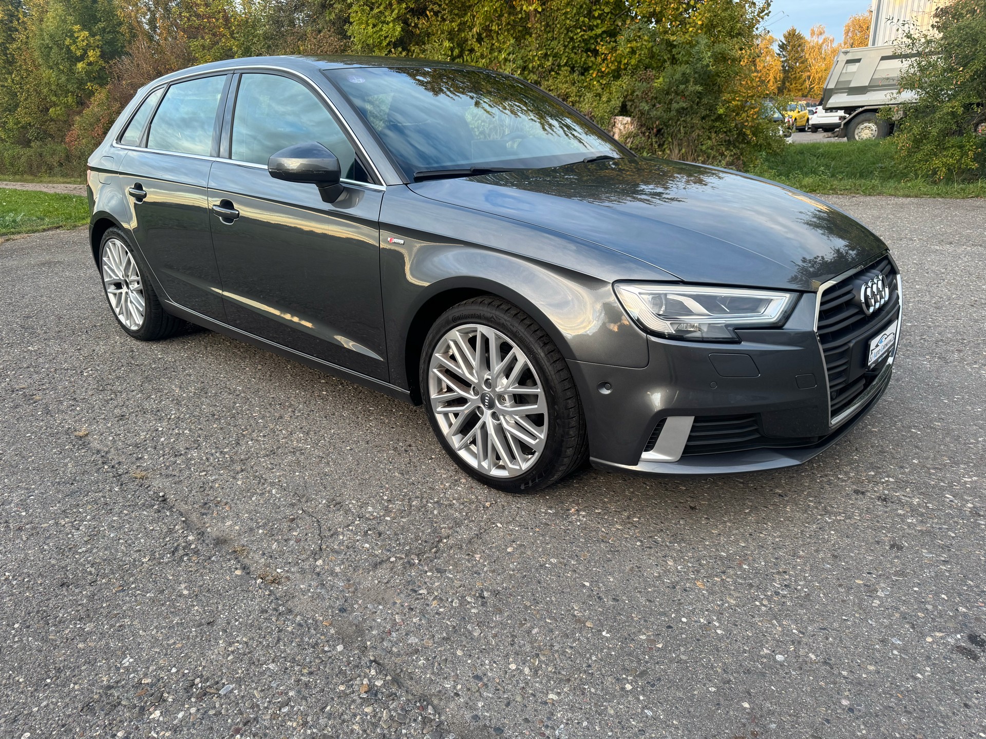AUDI A3 Sportback S-LINE 35 TFSI Sport-showroom-element-1