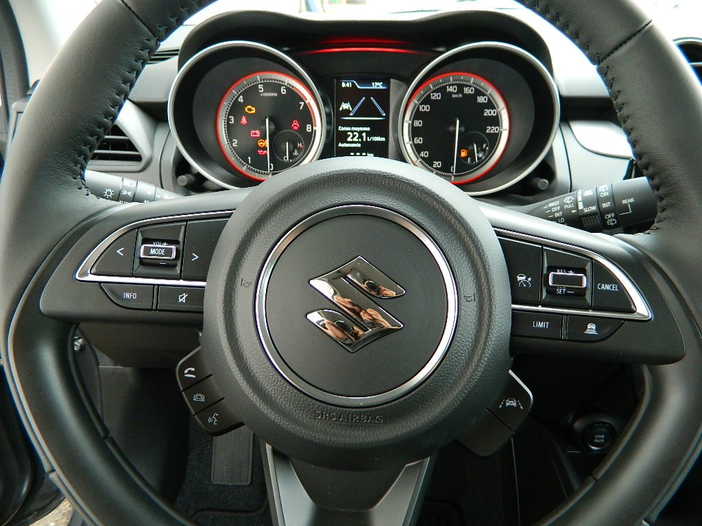 SUZUKI Swift 1.2 Compact Top 4x4 Hybrid-image-10