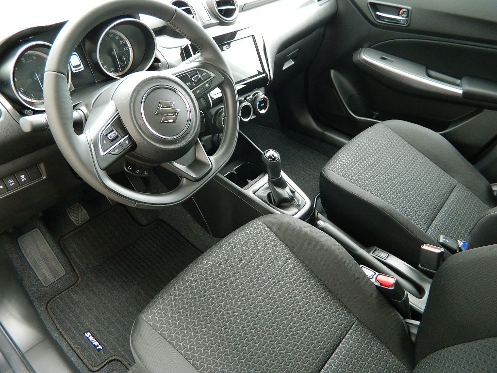 SUZUKI Swift 1.2 Compact Top 4x4 Hybrid-image-8
