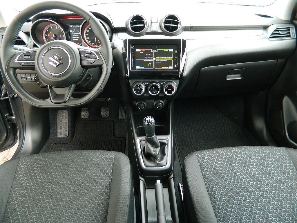 SUZUKI Swift 1.2 Compact Top 4x4 Hybrid-image-9