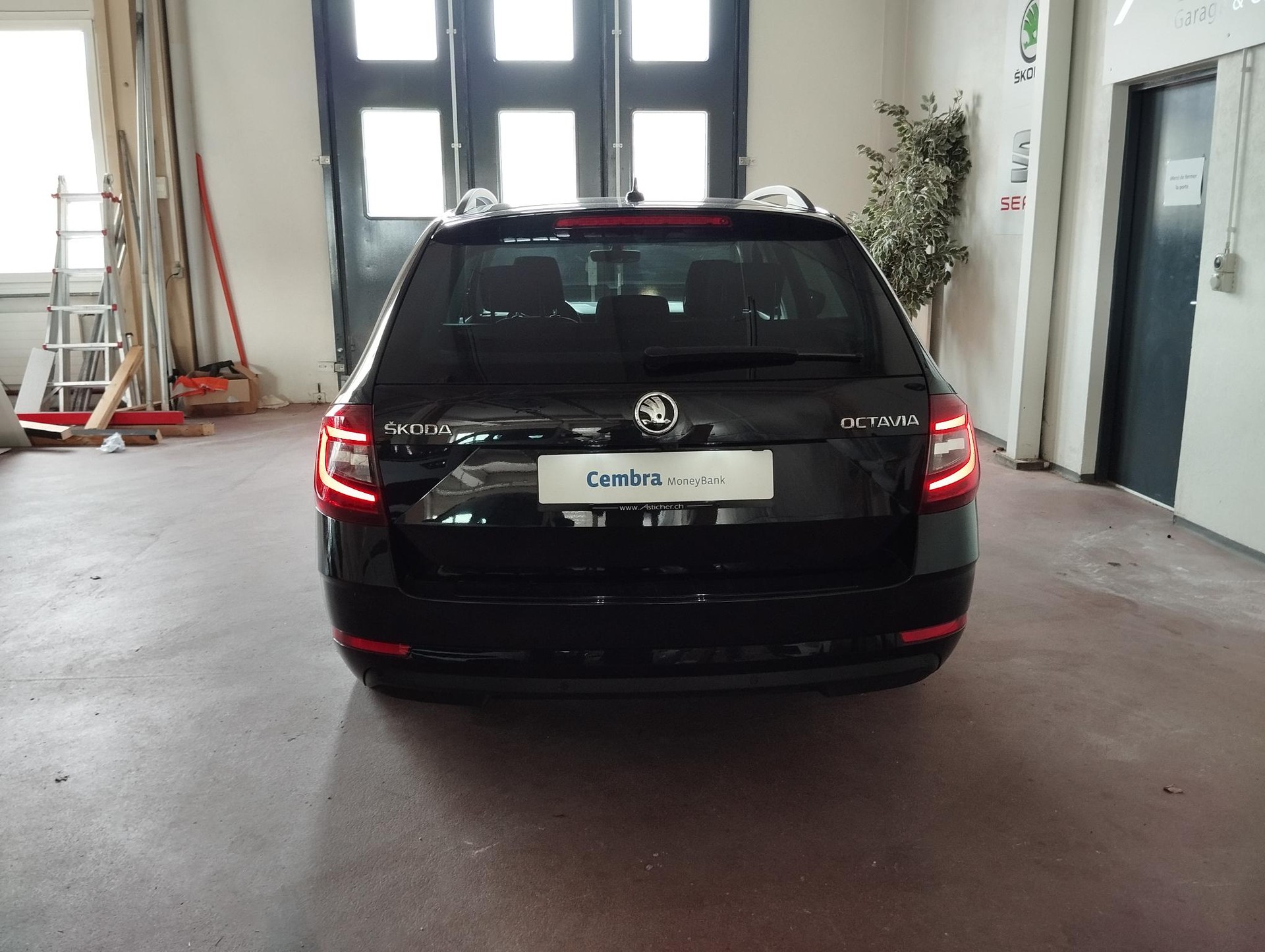 SKODA Octavia Combi 2.0 TSI Style DSG-image-4