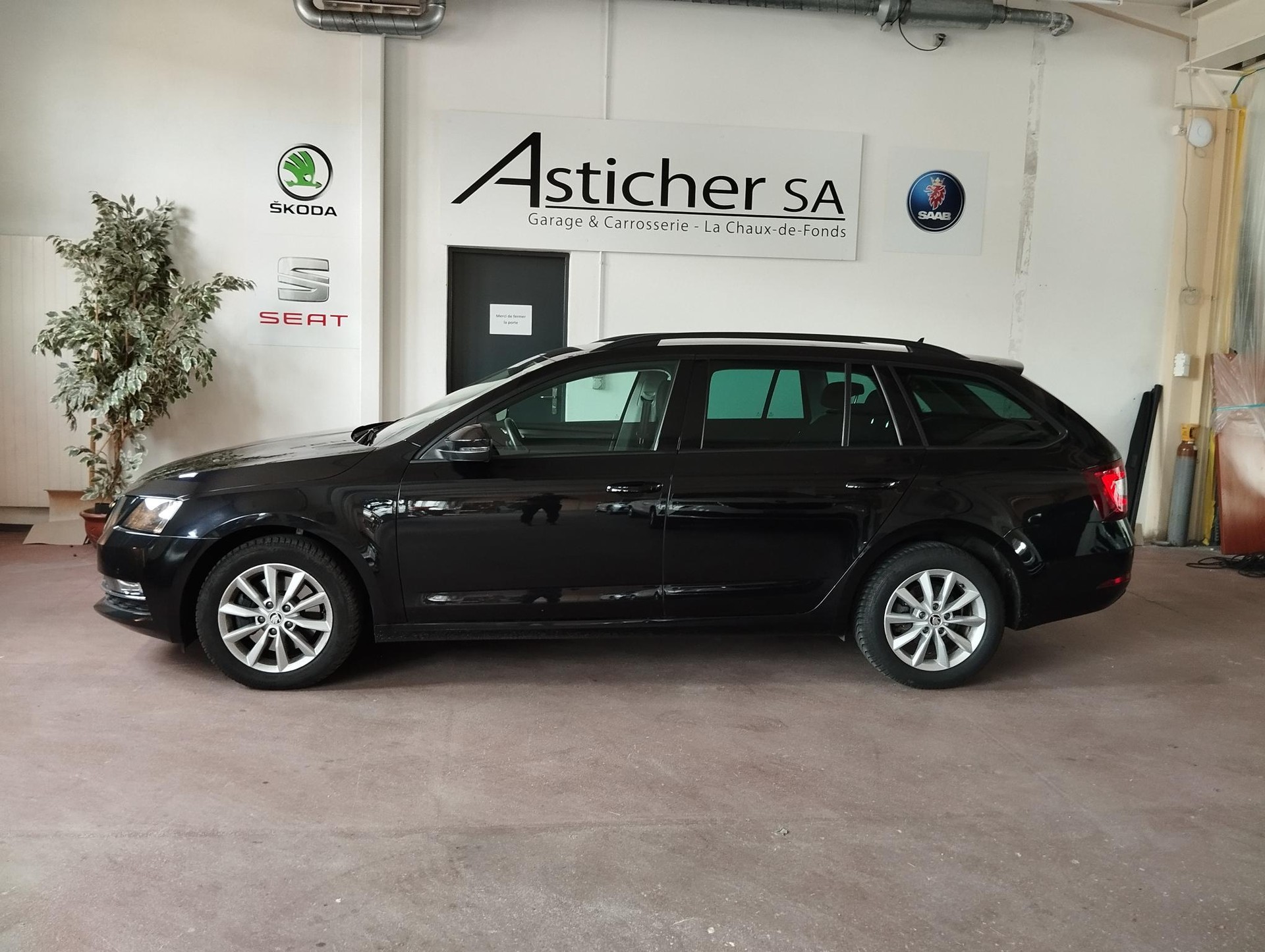 SKODA Octavia Combi 2.0 TSI Style DSG-image-5