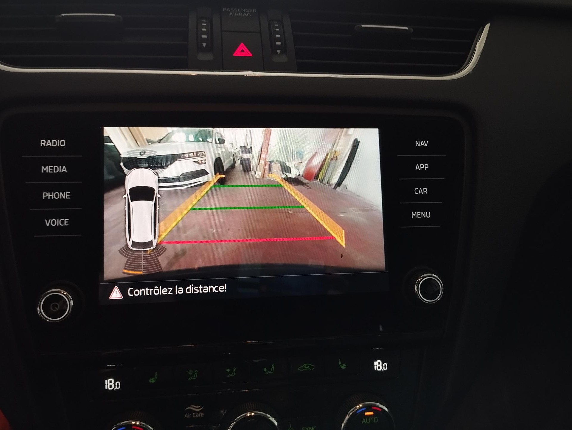 SKODA Octavia Combi 2.0 TSI Style DSG-image-10