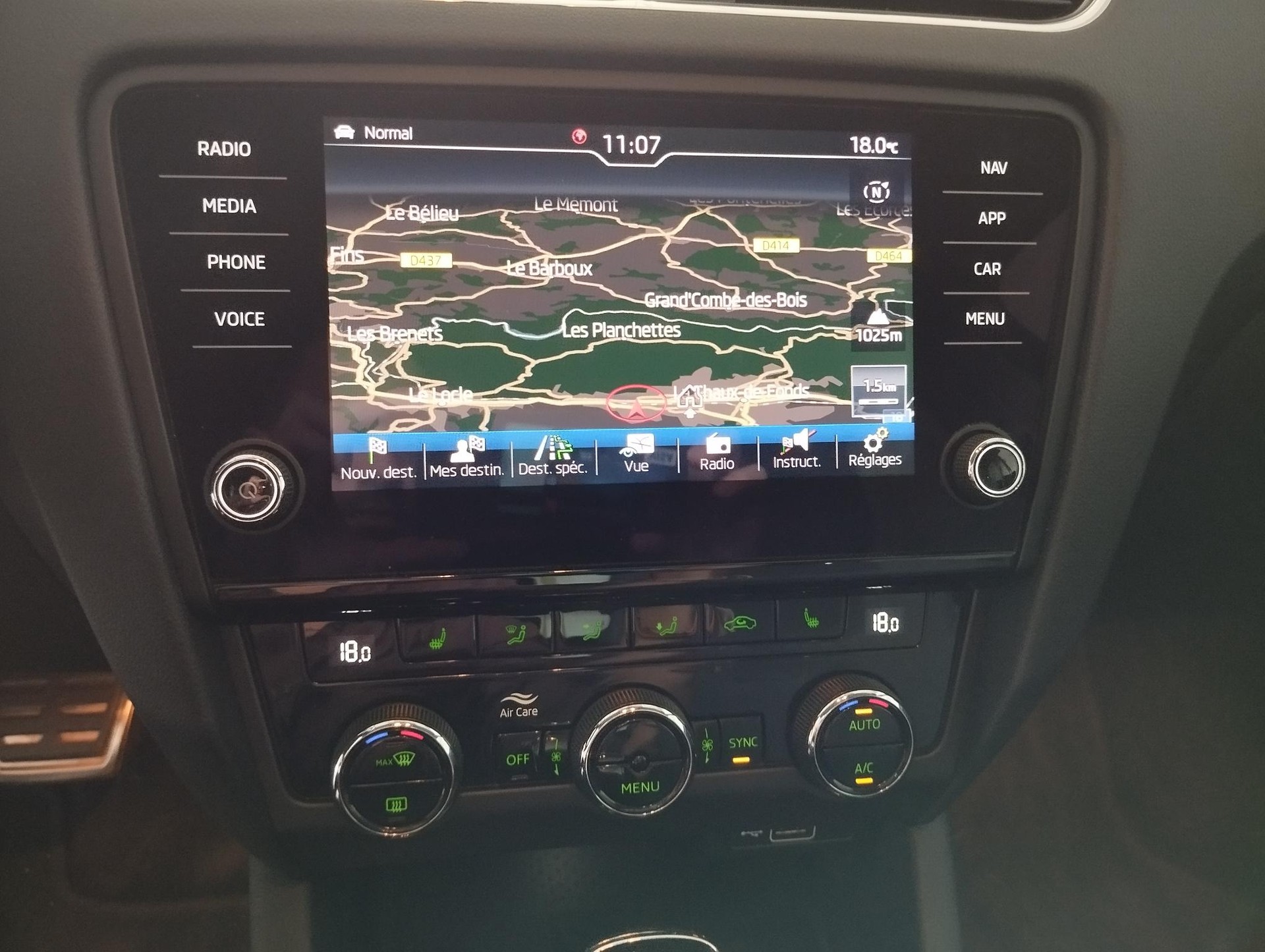 SKODA Octavia Combi 2.0 TSI Style DSG-image-11
