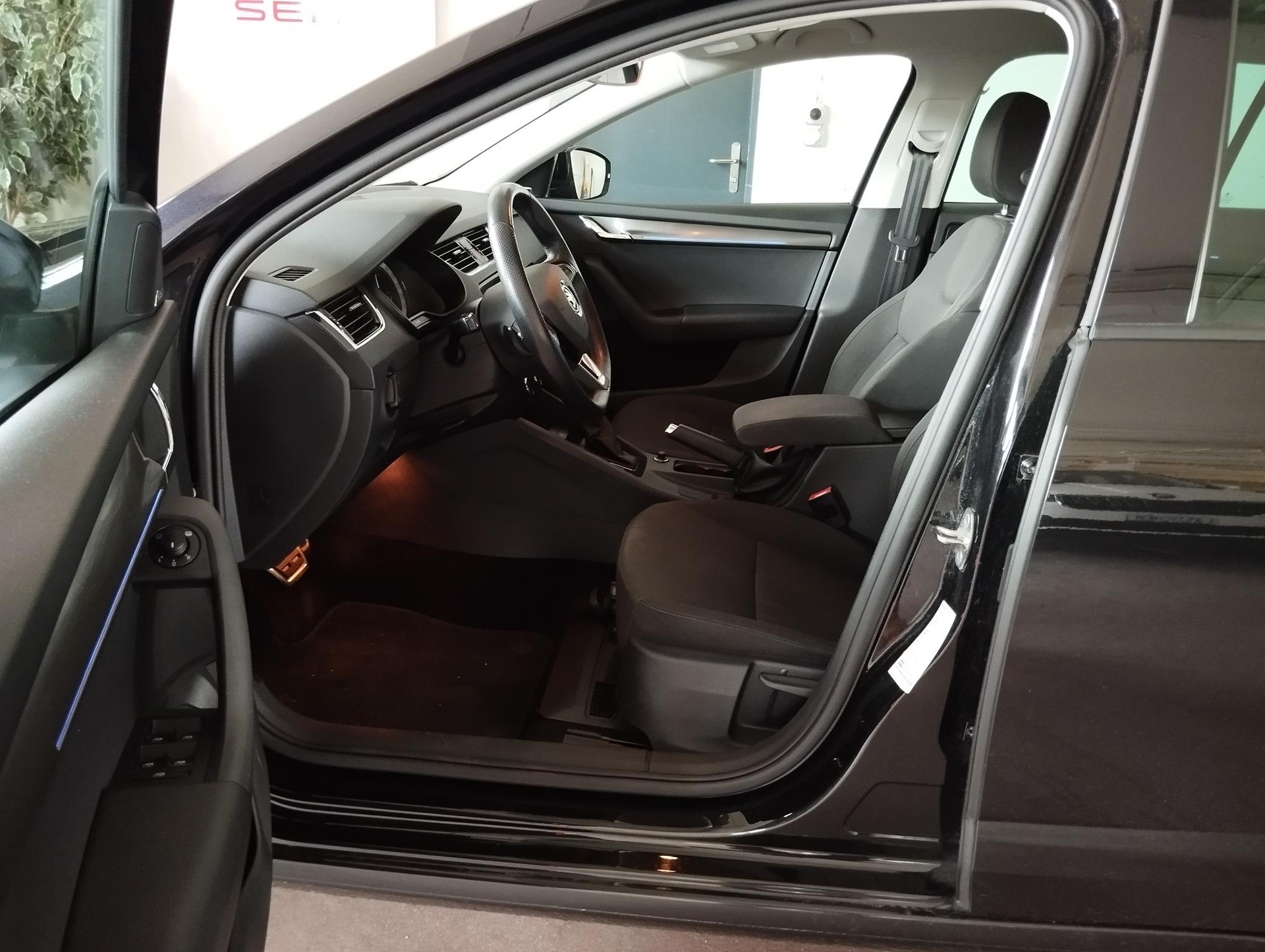 SKODA Octavia Combi 2.0 TSI Style DSG-image-7