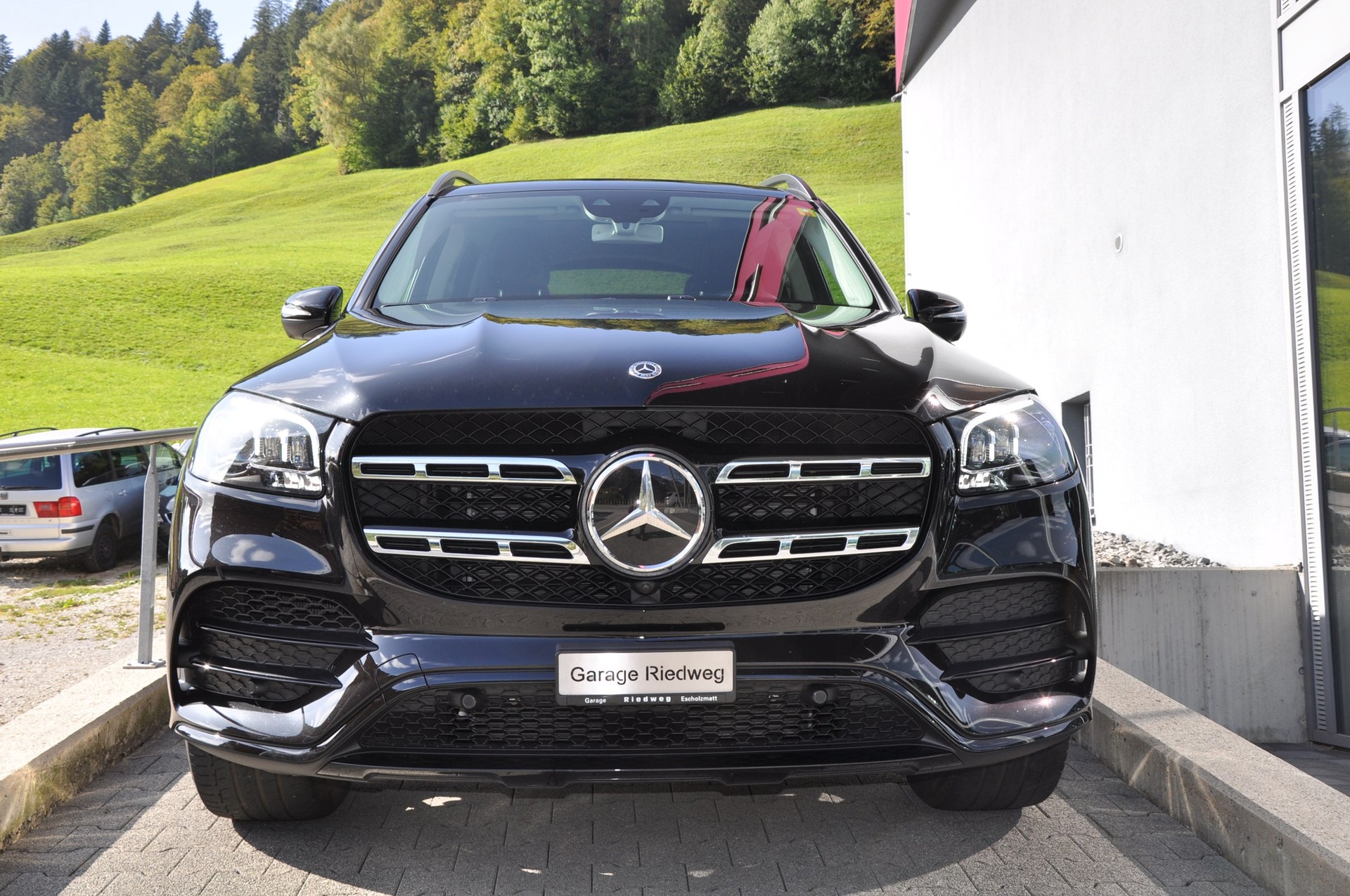MERCEDES-BENZ GLS 400 d 4Matic AMG Line 9G-Tronic-image-9