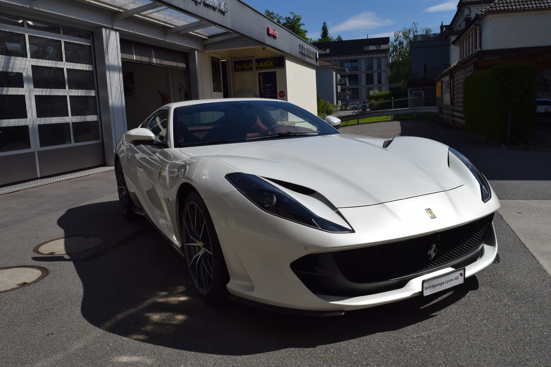 FERRARI 812 Superfast-image-14