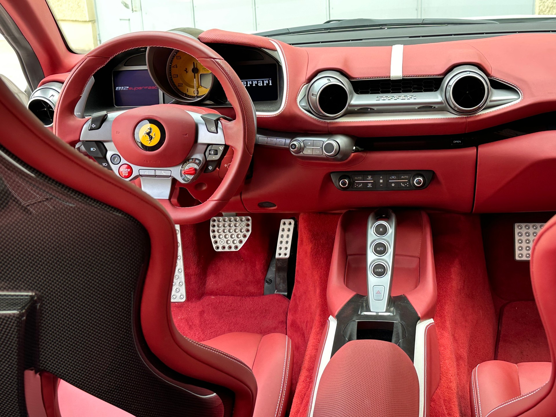 FERRARI 812 Superfast-image-18