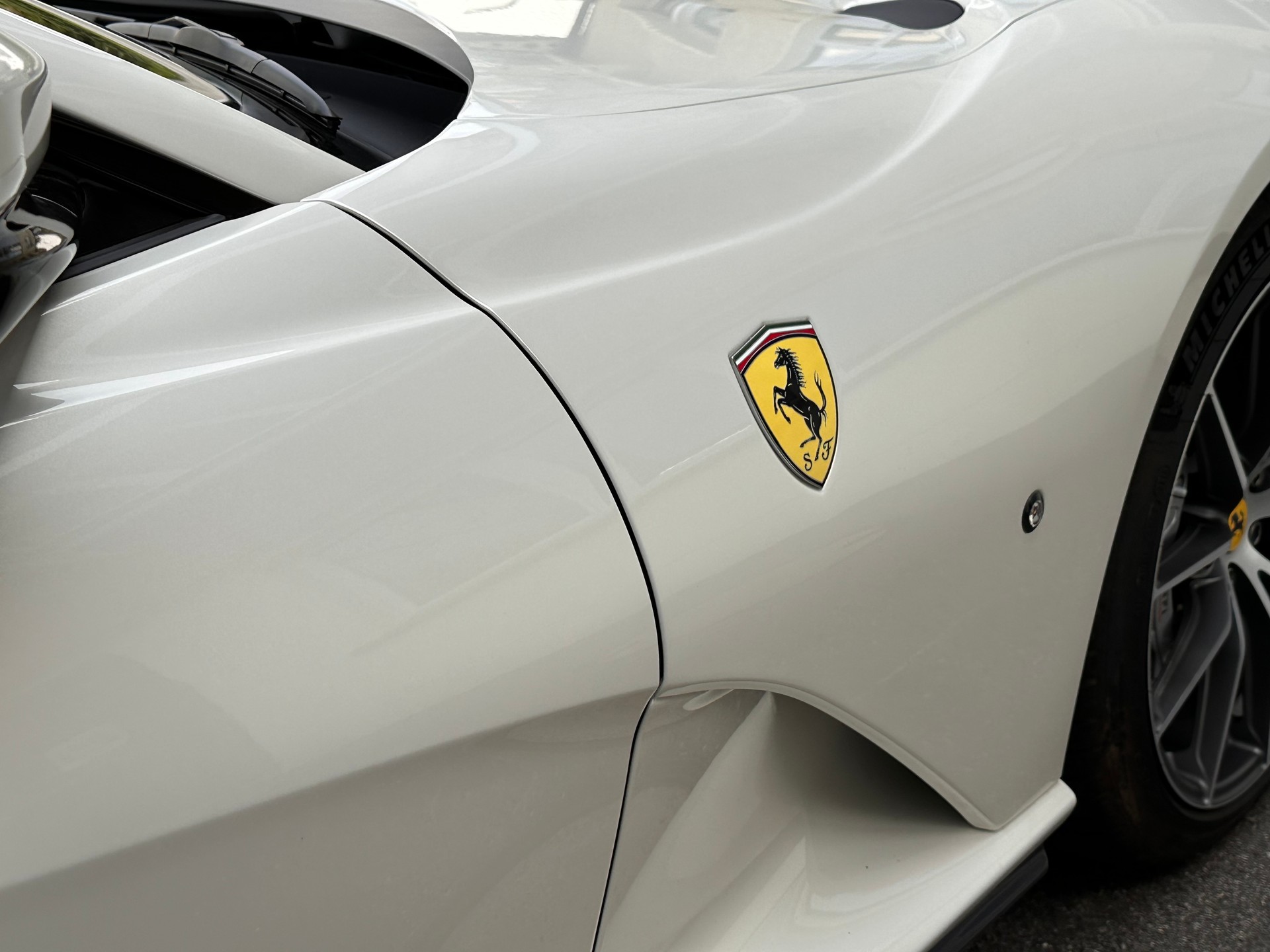 FERRARI 812 Superfast-image-13