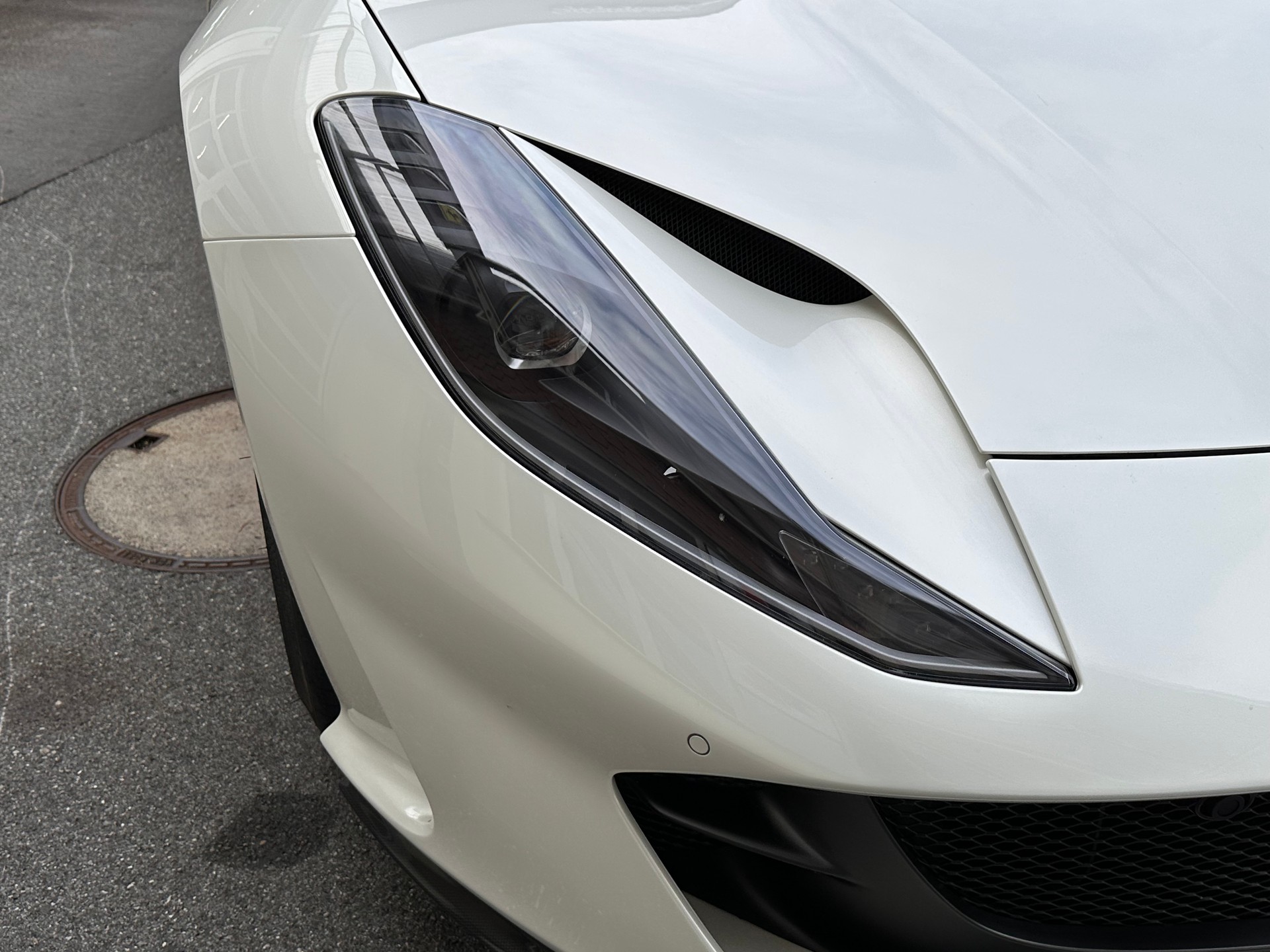 FERRARI 812 Superfast-image-10