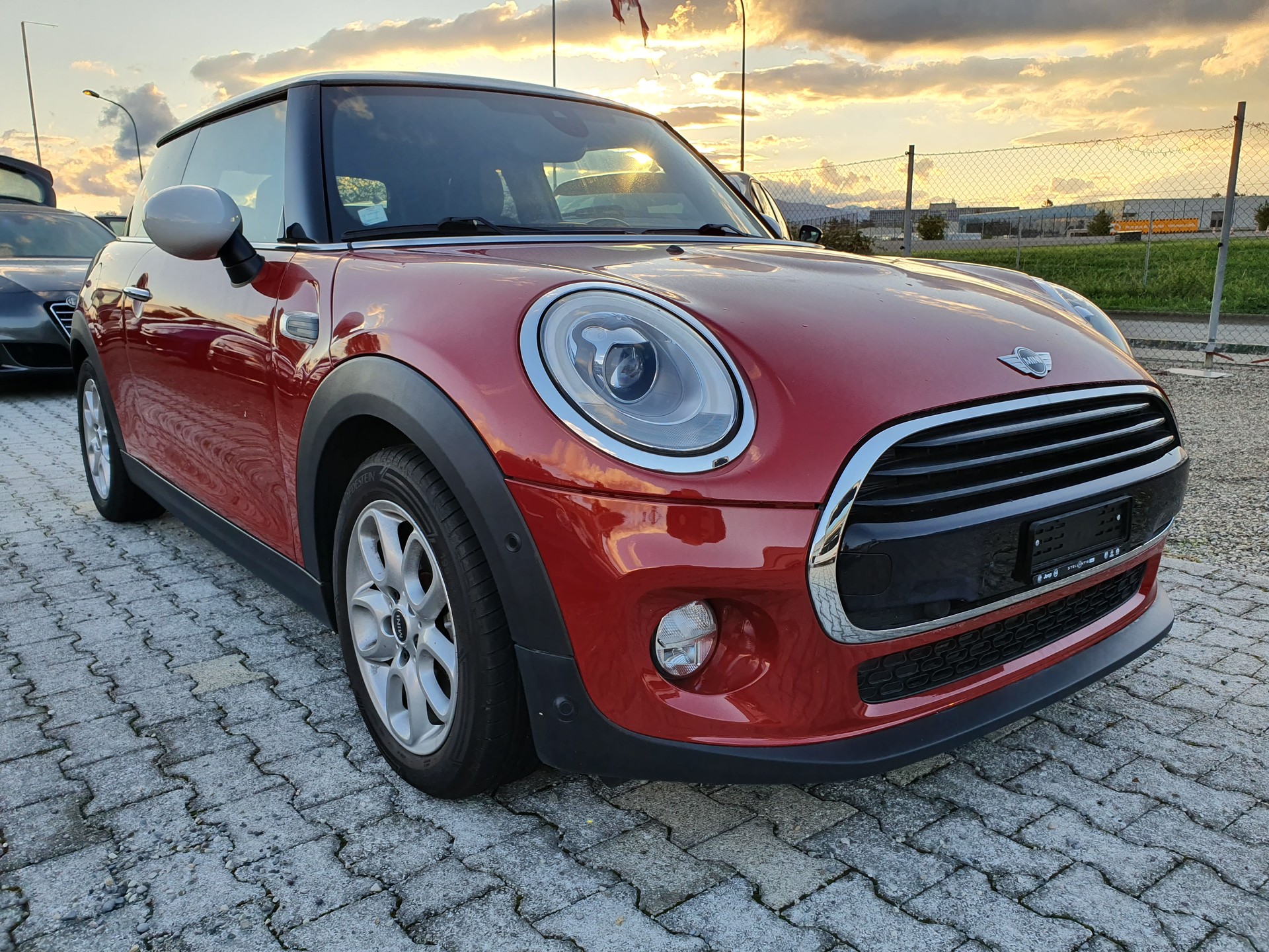 MINI Cooper Steptronic-image-2