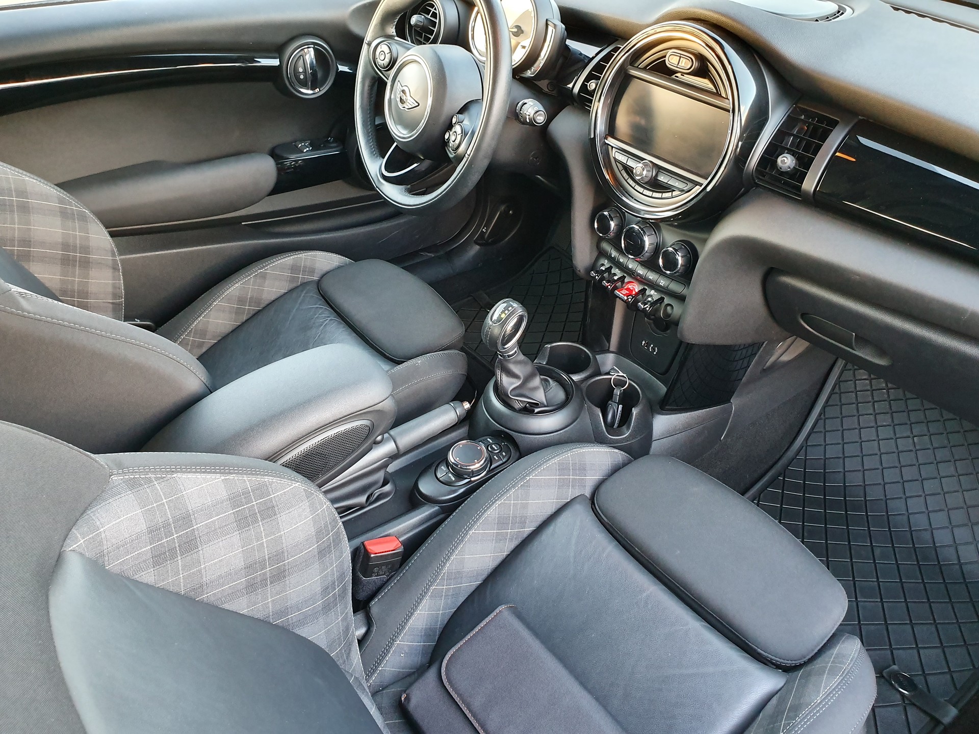 MINI Cooper Steptronic-image-6