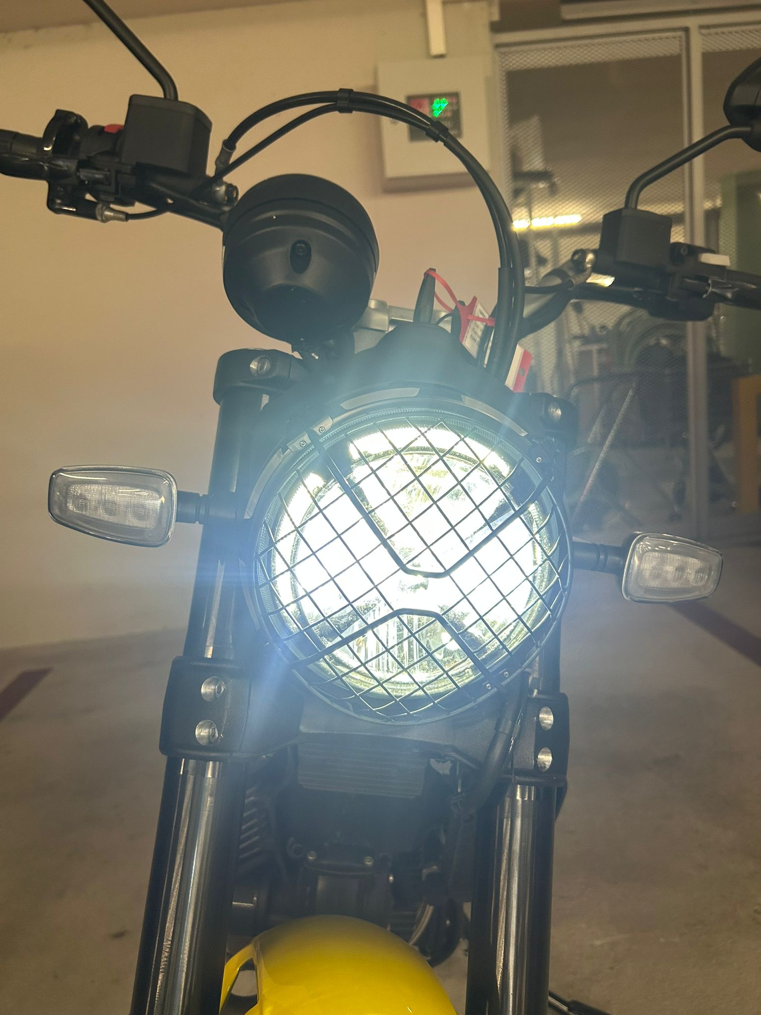 DUCATI Scrambler 803 Icon Dark (35kW)-image-1