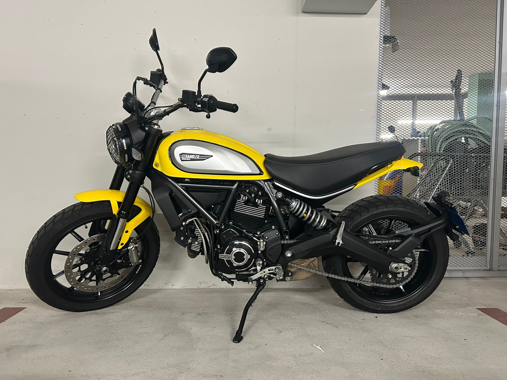 DUCATI Scrambler 803 Icon Dark (35kW)-image-0