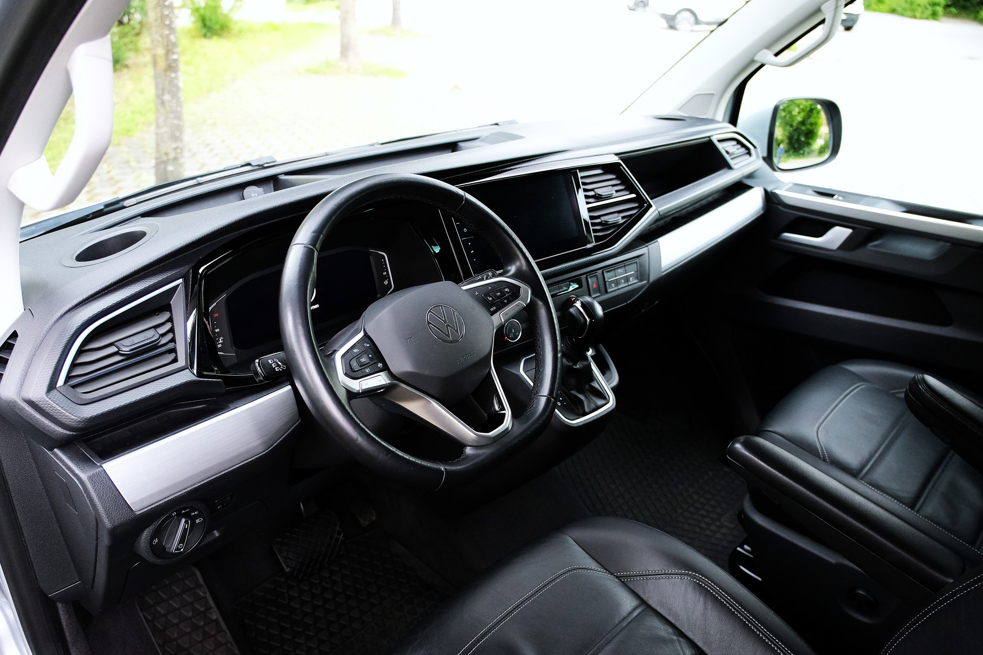VW T6.1 Multivan 2.0 Bi-TDI Comfortline DSG-image-12