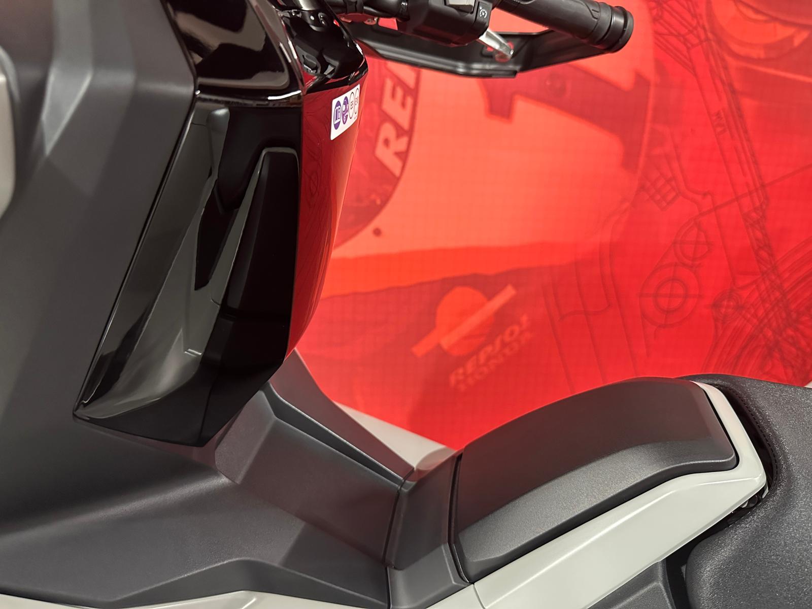 HONDA X-ADV 750 *35kW**Neufahrzeug*-image-8