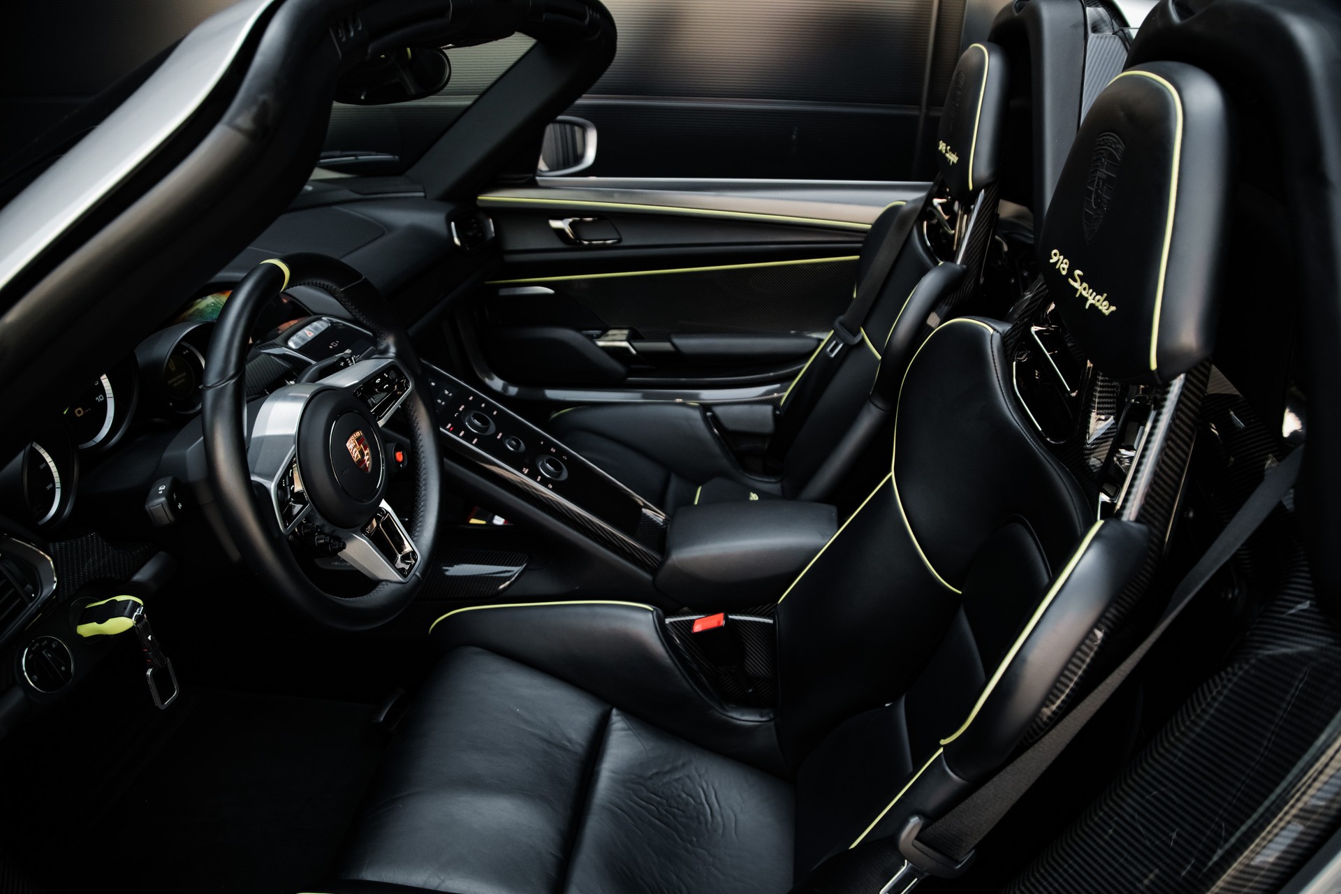 PORSCHE 918 Spyder-image-19