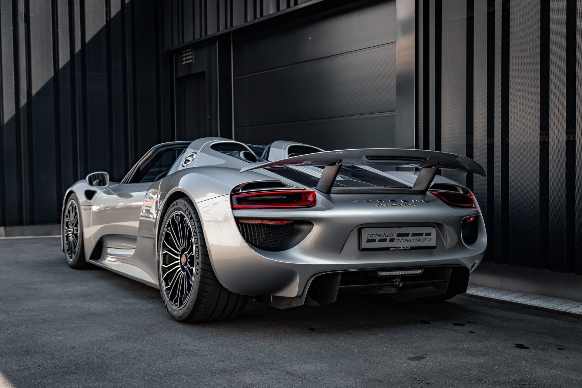 PORSCHE 918 Spyder-image-4