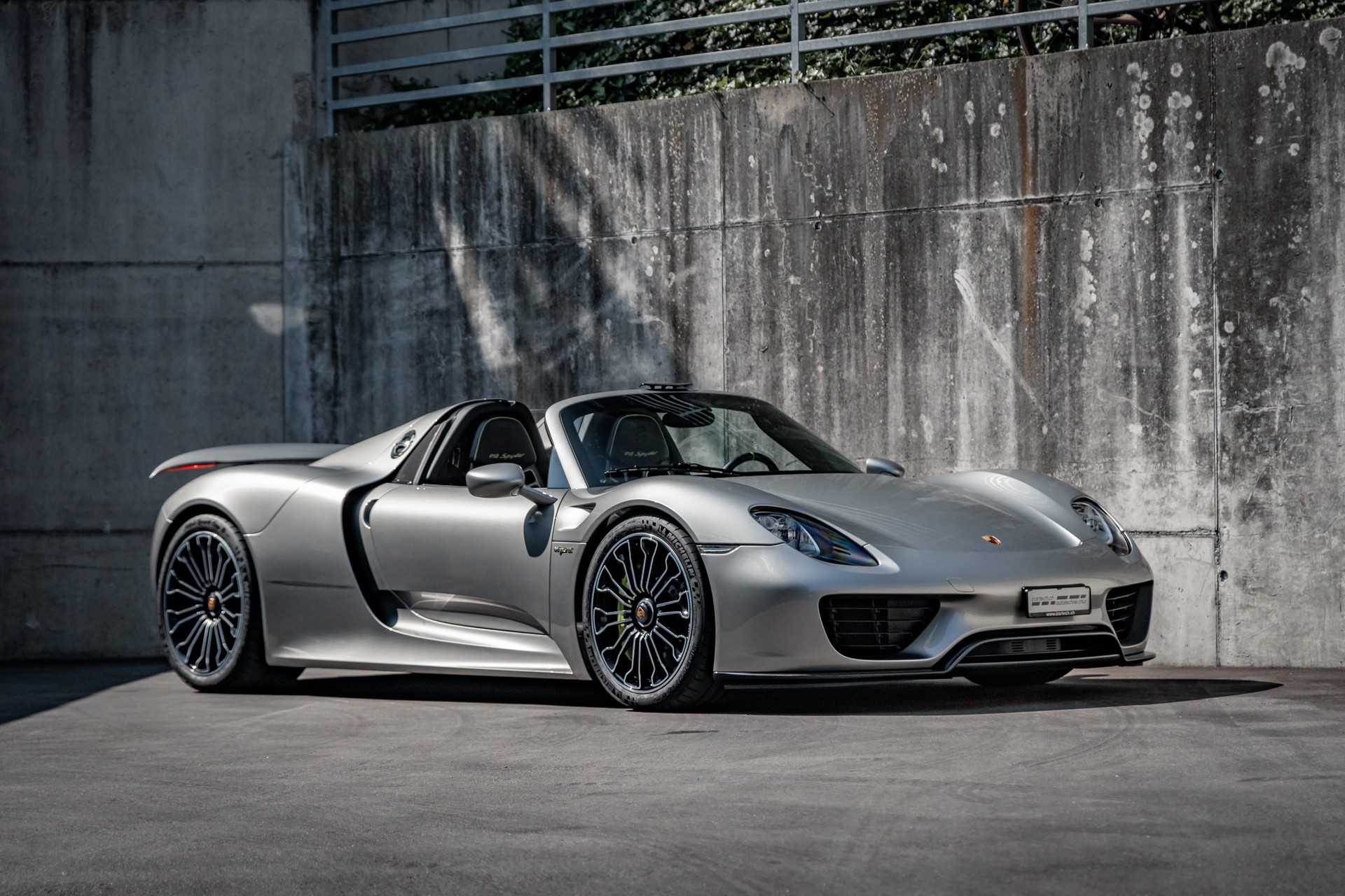 PORSCHE 918 Spyder-image-5