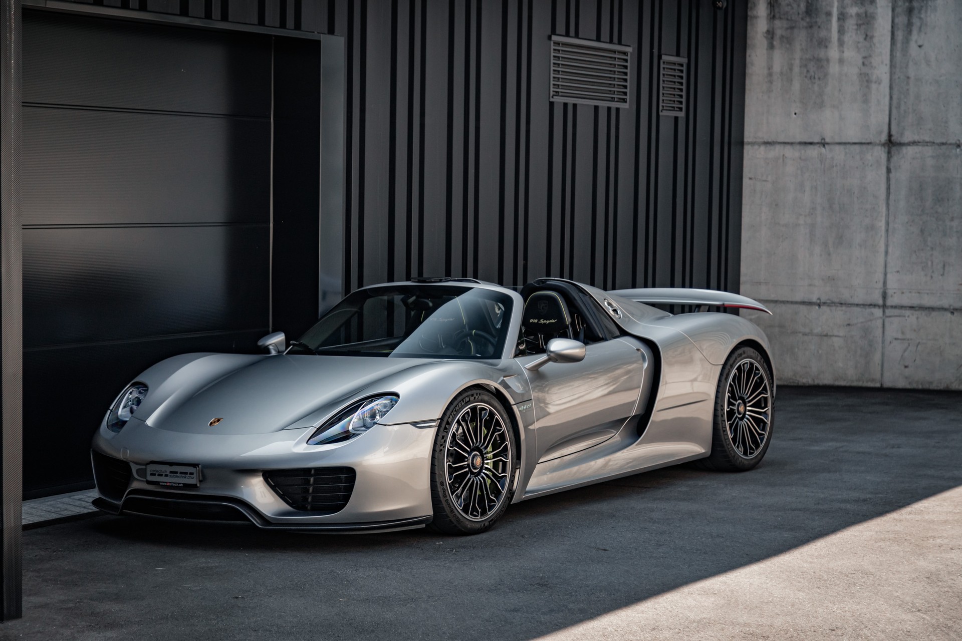 PORSCHE 918 Spyder-image-7
