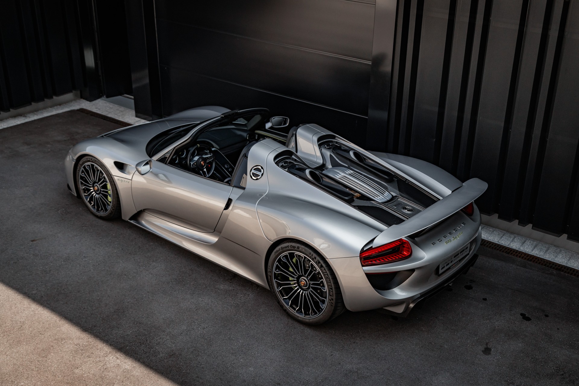 PORSCHE 918 Spyder-image-27