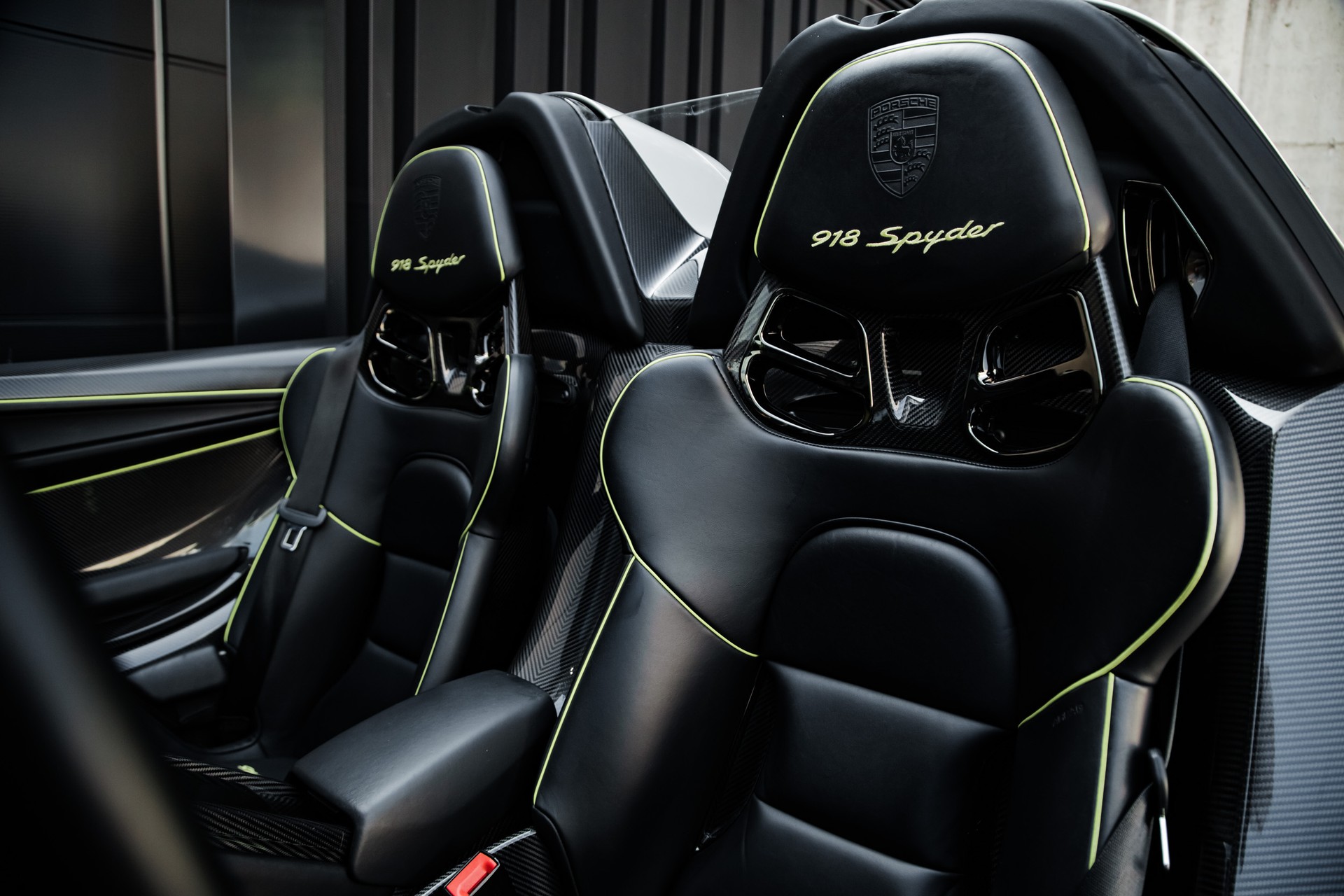 PORSCHE 918 Spyder-image-16