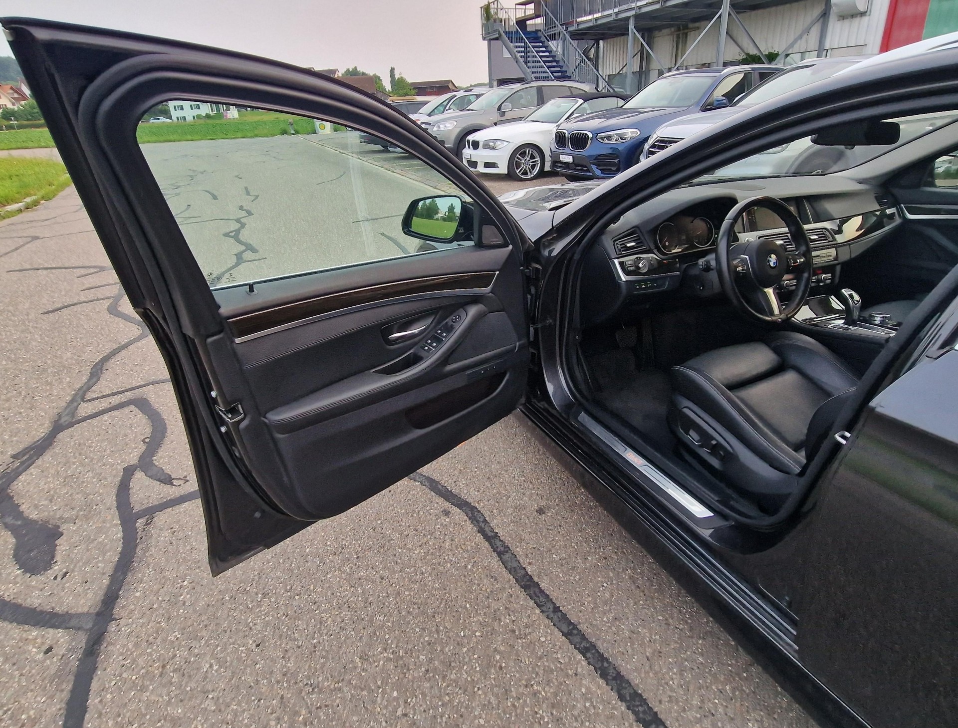 BMW 528i Touring xDrive Luxury Line Steptronic-image-10