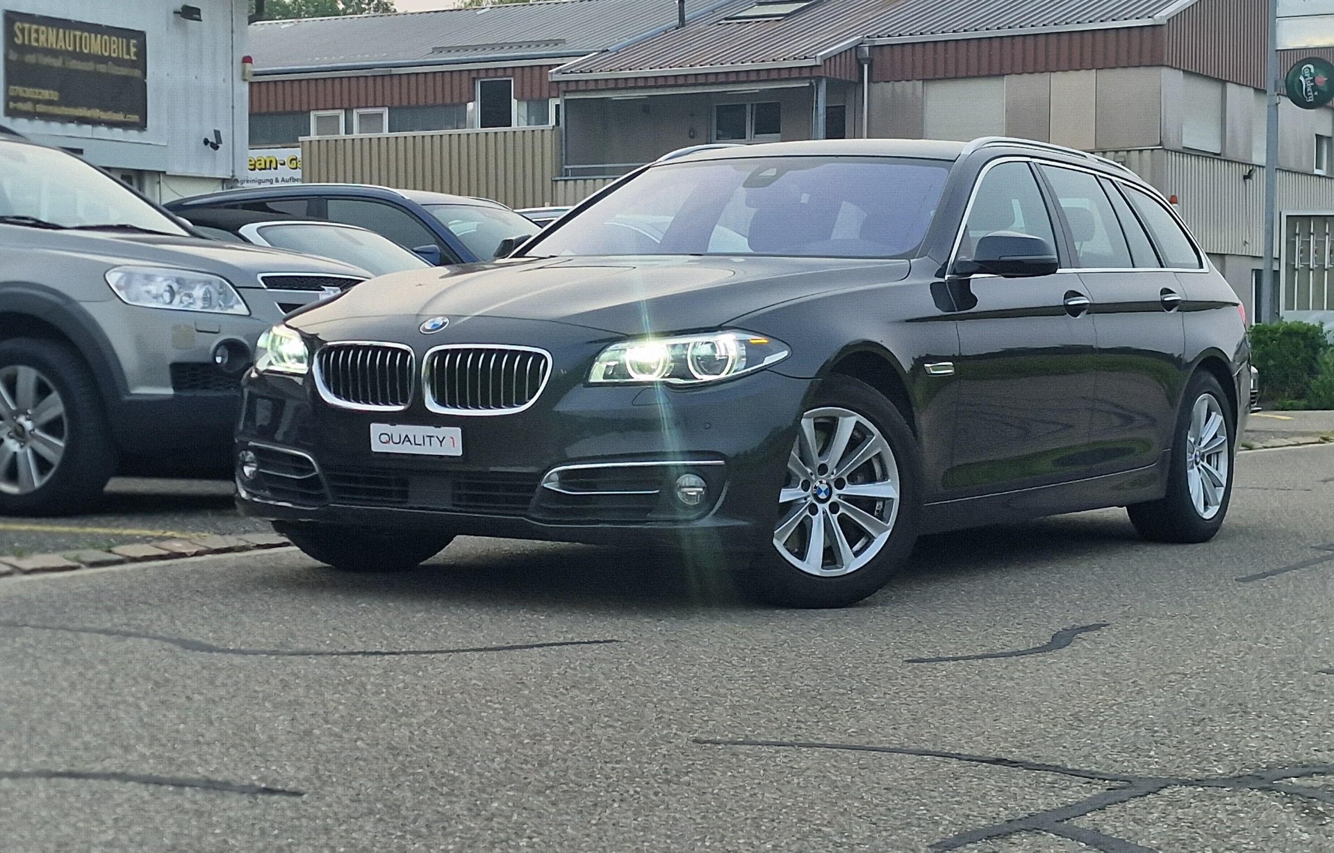 BMW 528i Touring xDrive Luxury Line Steptronic-image-14