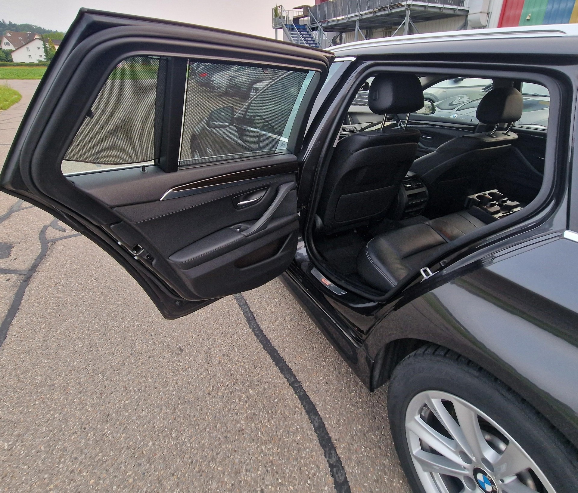 BMW 528i Touring xDrive Luxury Line Steptronic-image-8