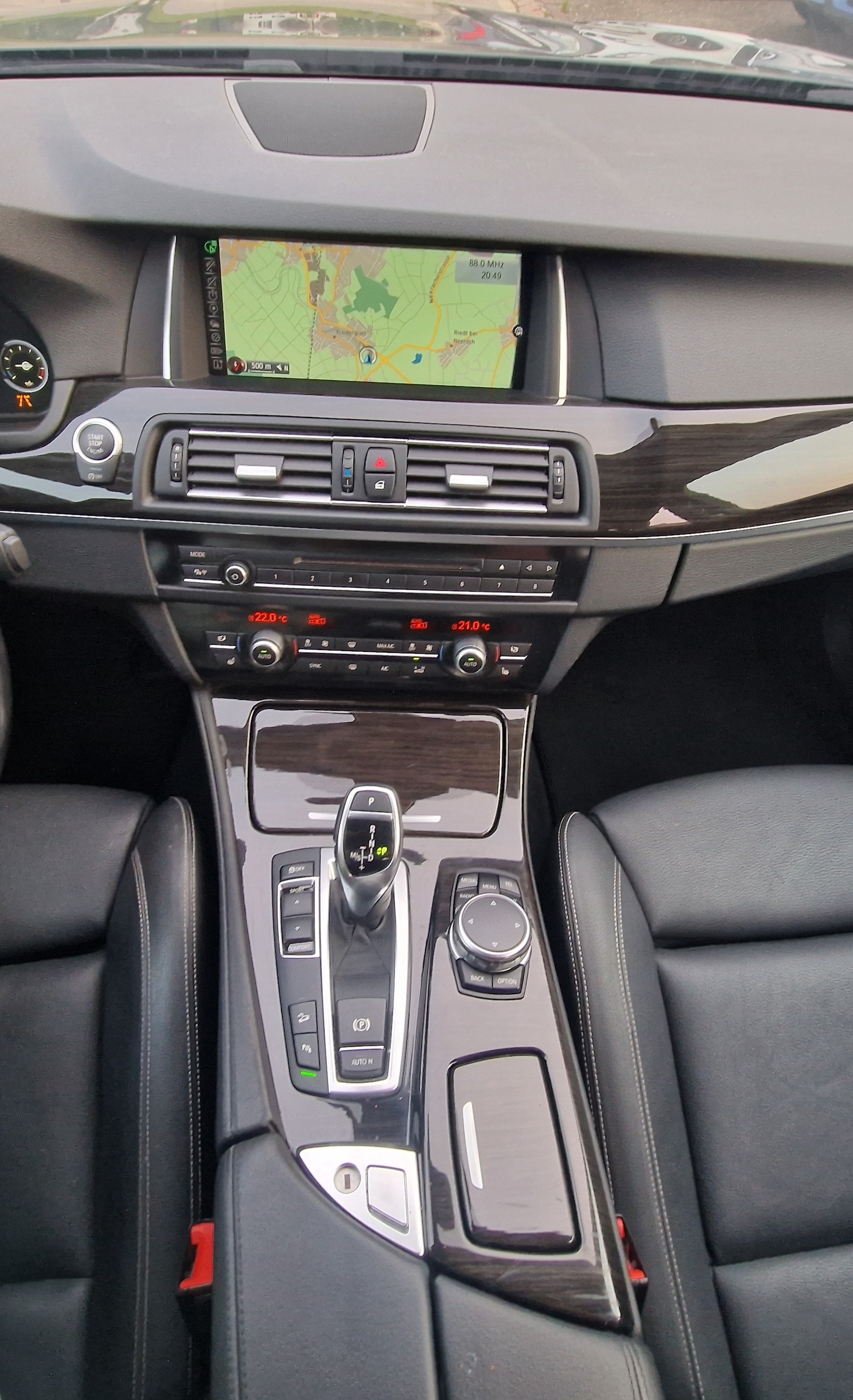 BMW 528i Touring xDrive Luxury Line Steptronic-image-7