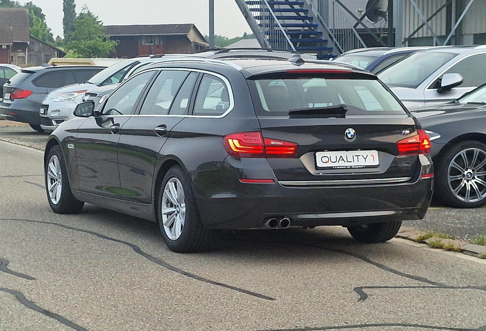 BMW 528i Touring xDrive Luxury Line Steptronic-image-4
