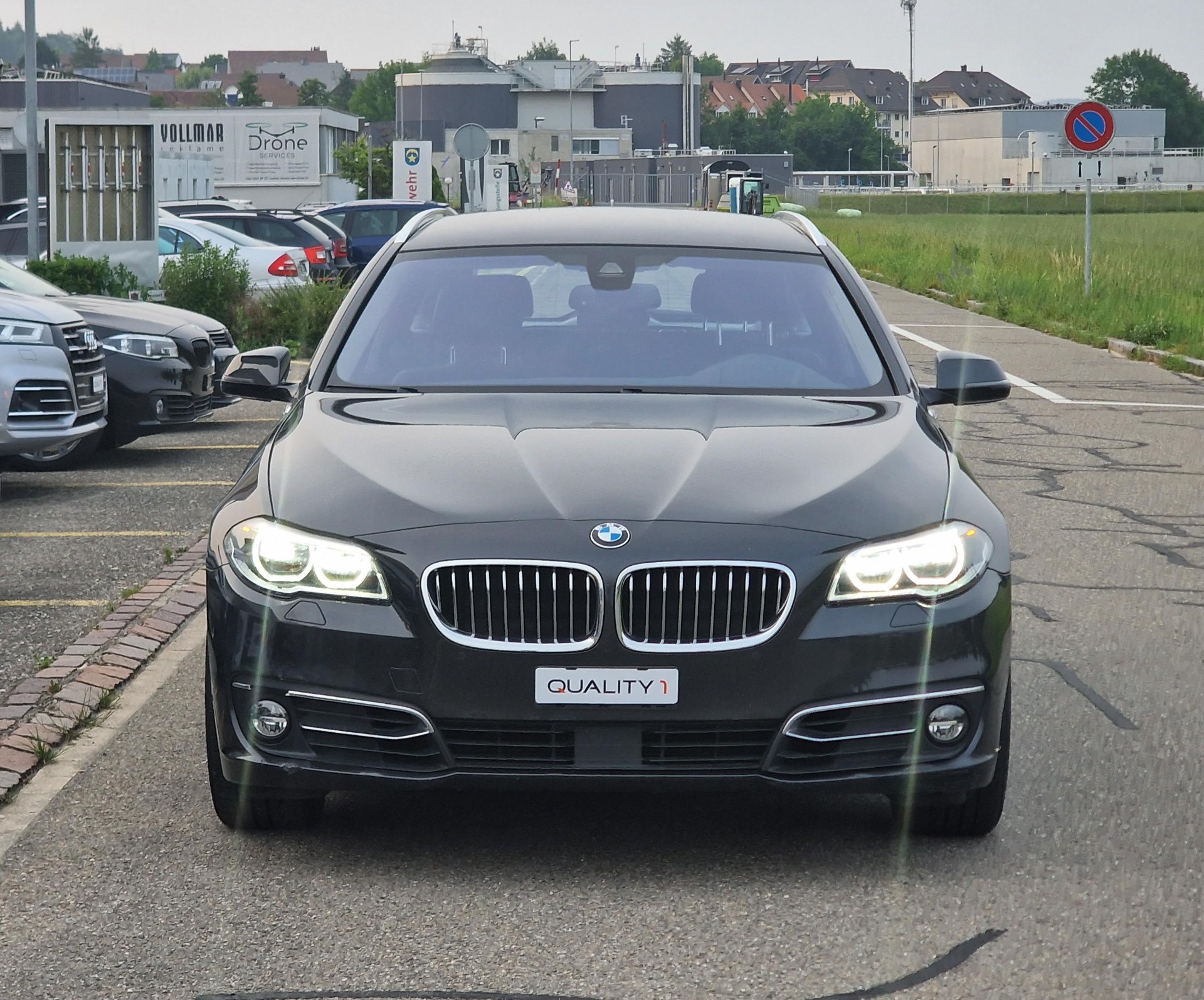 BMW 528i Touring xDrive Luxury Line Steptronic-image-2