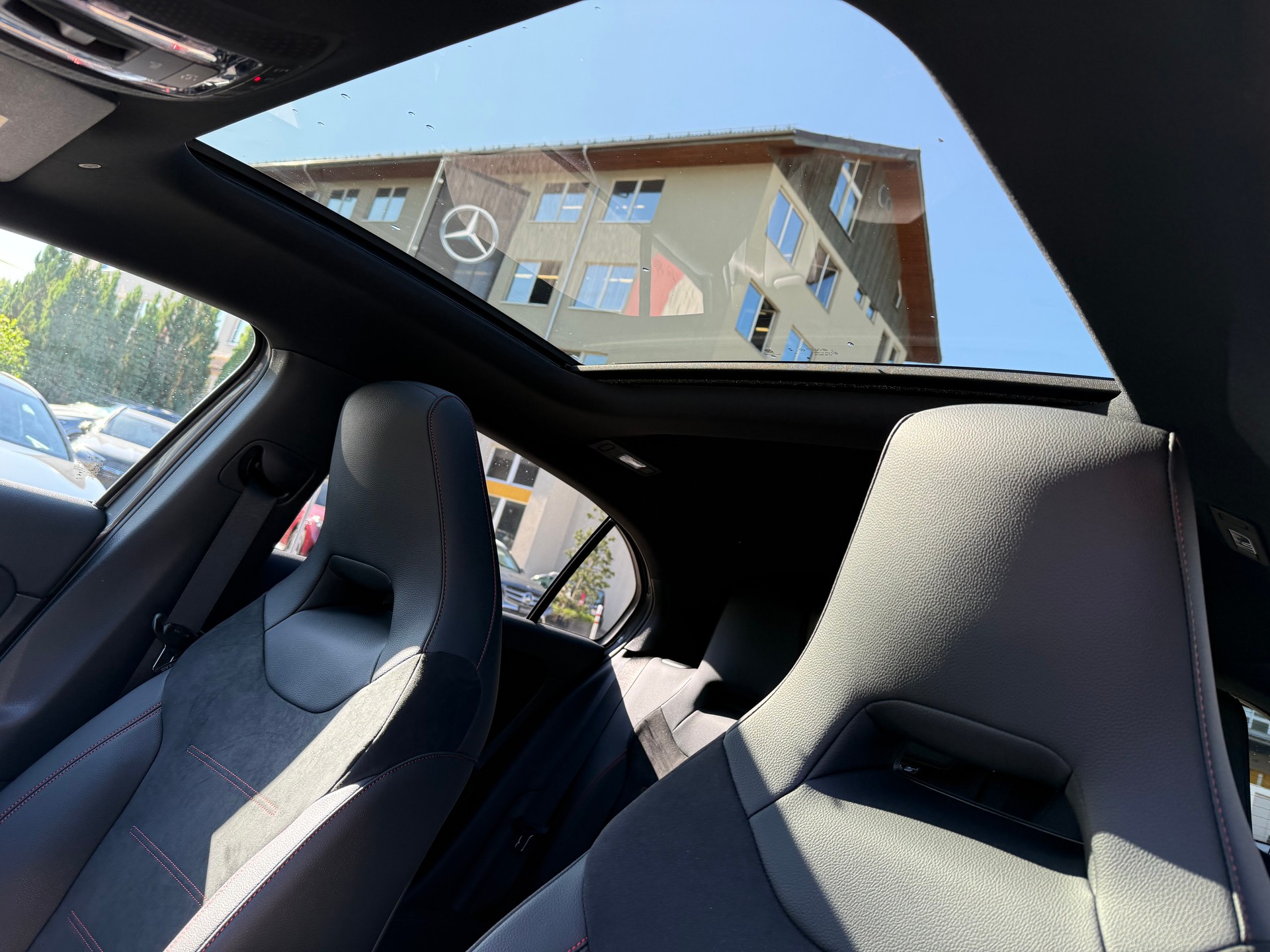 MERCEDES-BENZ A 200 Night Star 7G-DCT-image-11