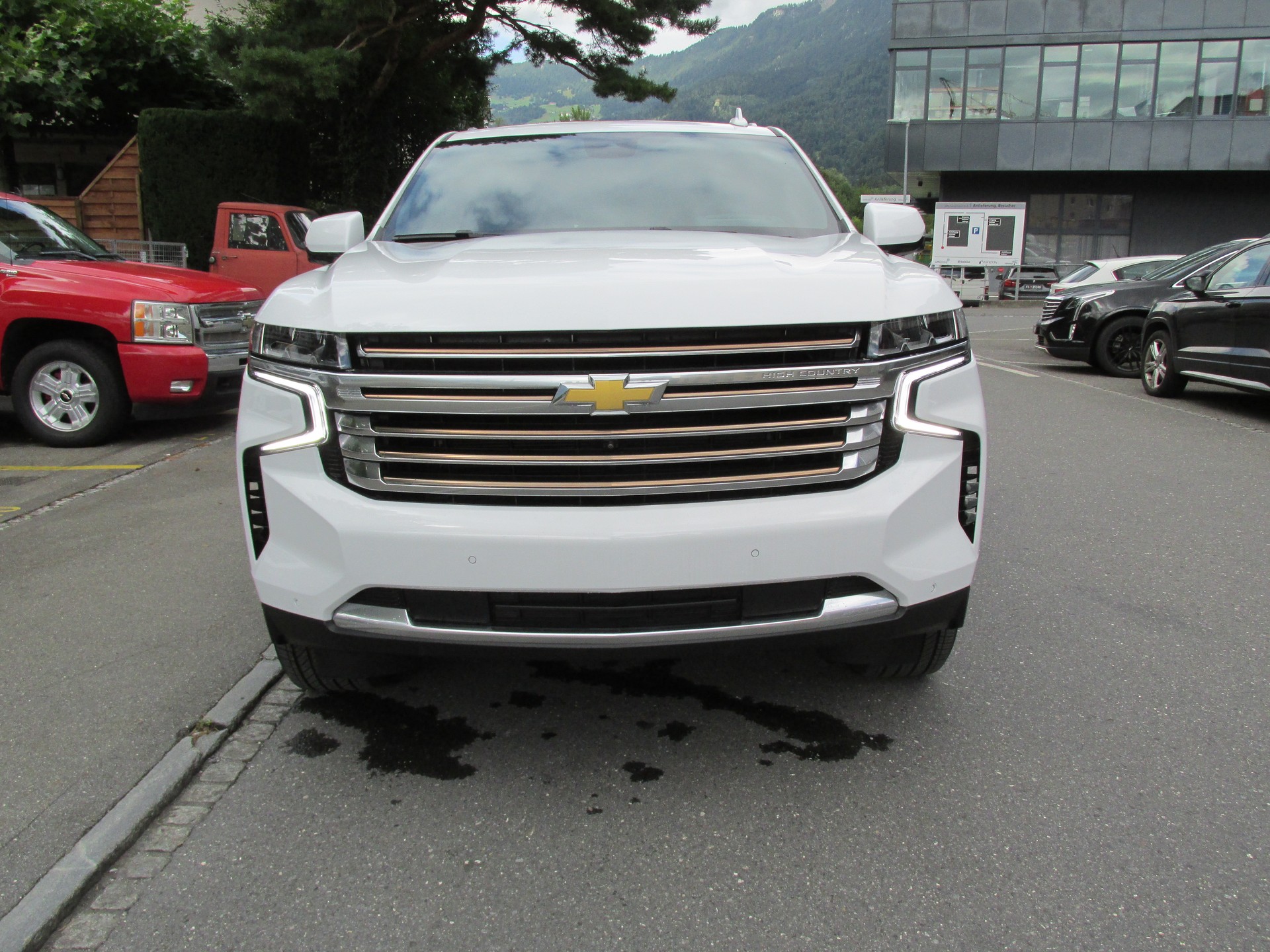 CHEVROLET Suburban High Country 6.2 4x4-image-10
