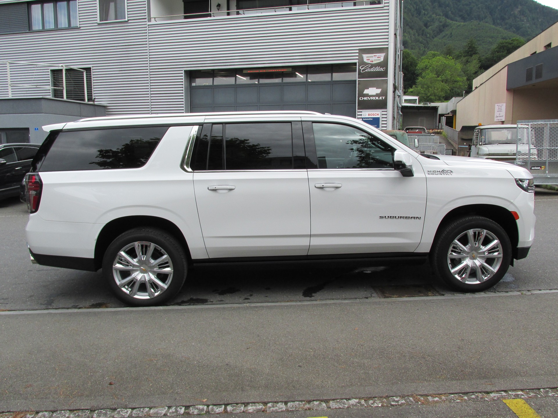 CHEVROLET Suburban High Country 6.2 4x4-image-8