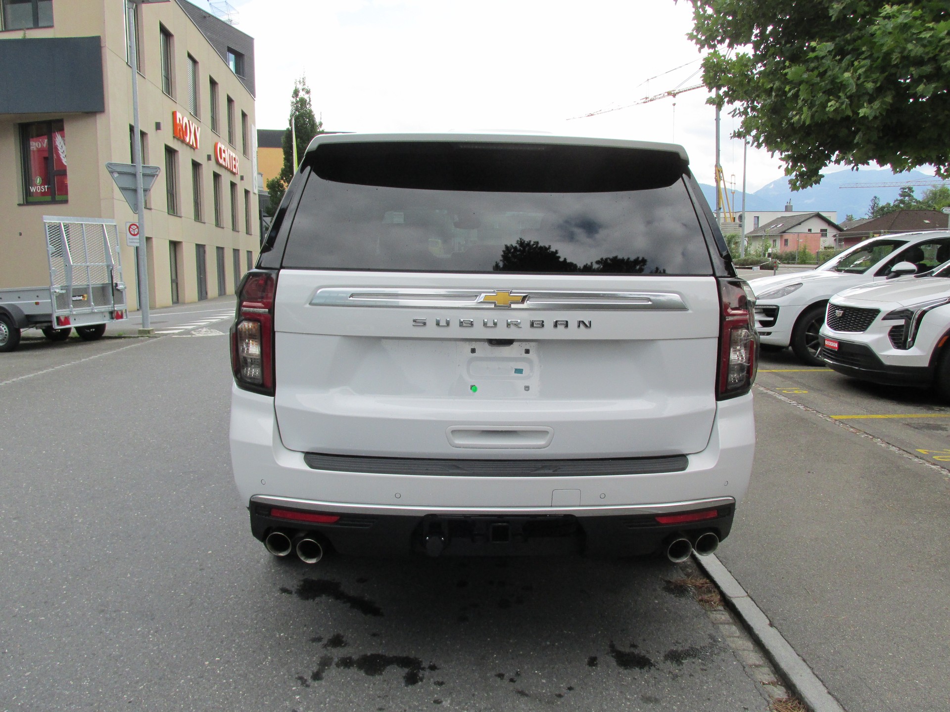 CHEVROLET Suburban High Country 6.2 4x4-image-5