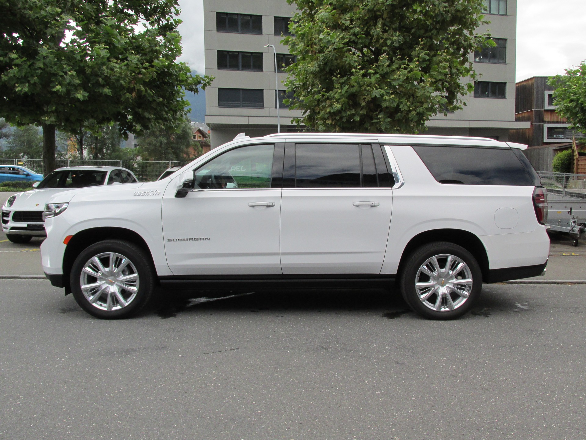 CHEVROLET Suburban High Country 6.2 4x4-image-1