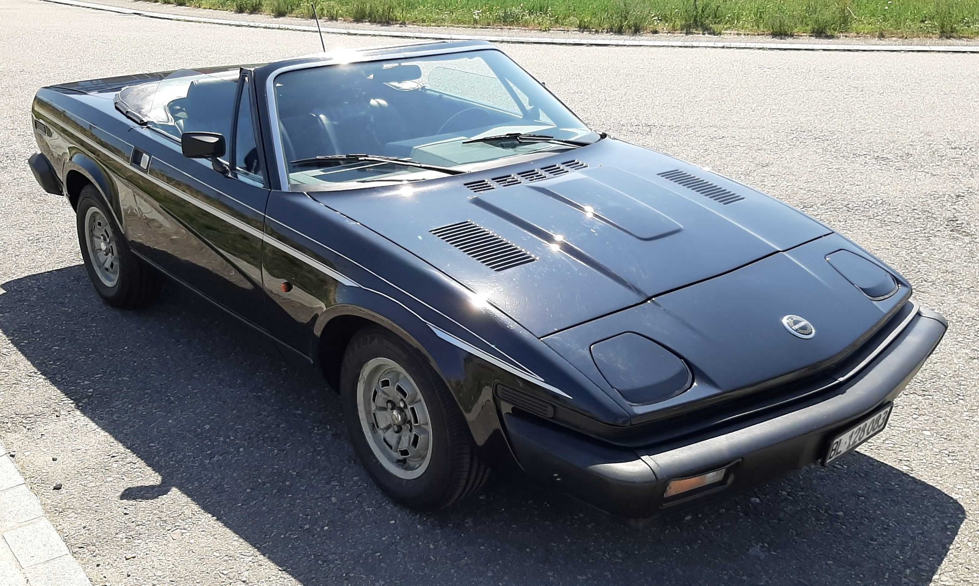 TRIUMPH TR7