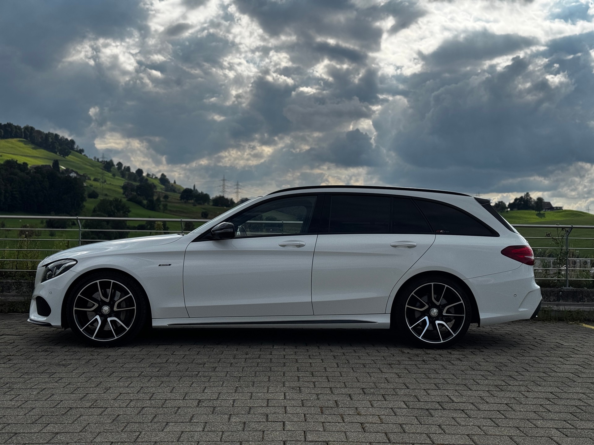 MERCEDES-BENZ C 450 AMG 4Matic 7G-Tronic-image-4