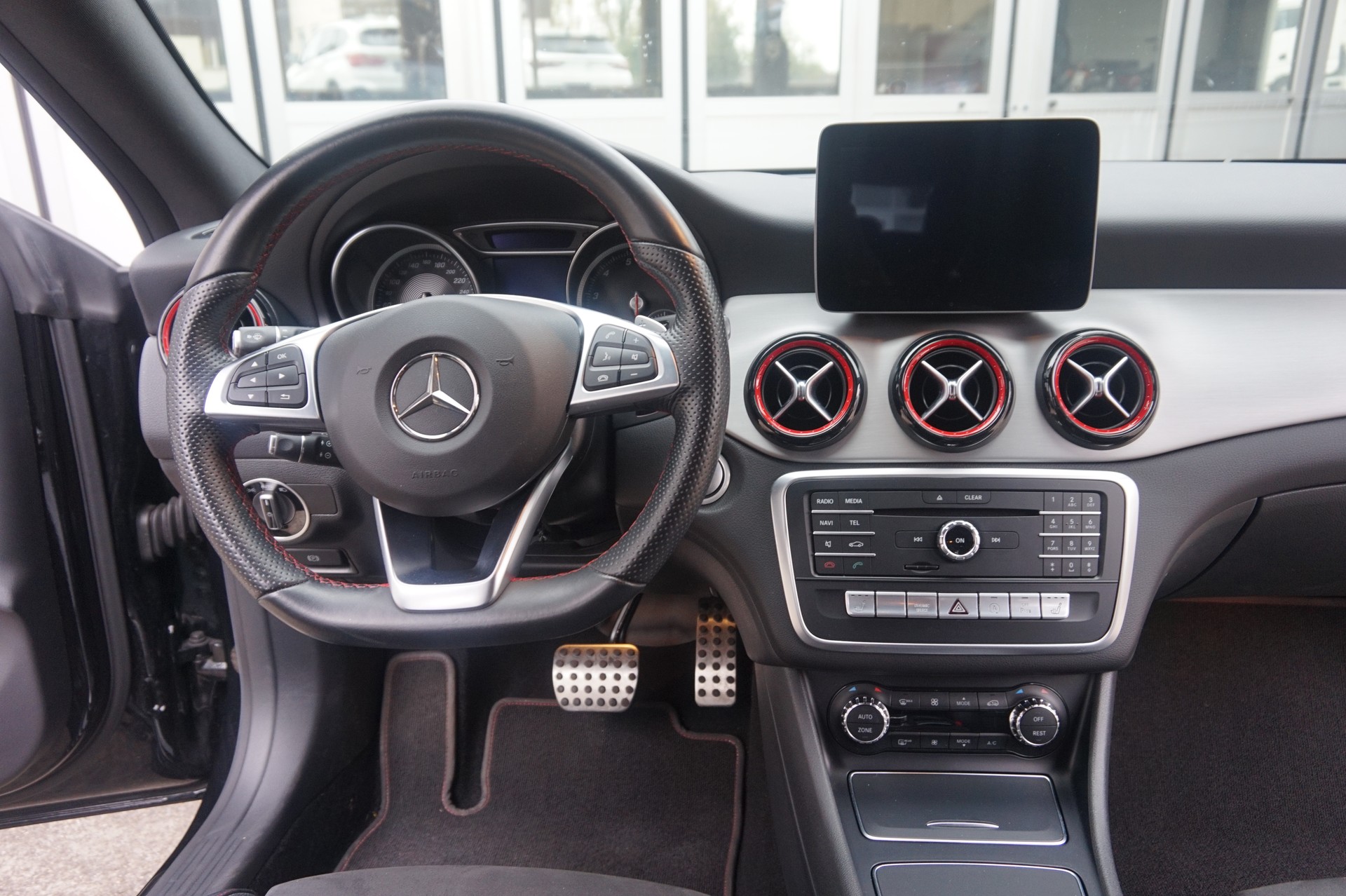 MERCEDES-BENZ CLA Shooting Brake 250 Sport 4Matic 7G-DCT-image-8