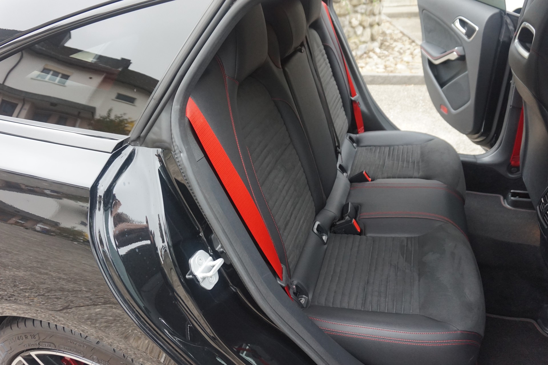 MERCEDES-BENZ CLA Shooting Brake 250 Sport 4Matic 7G-DCT-image-12
