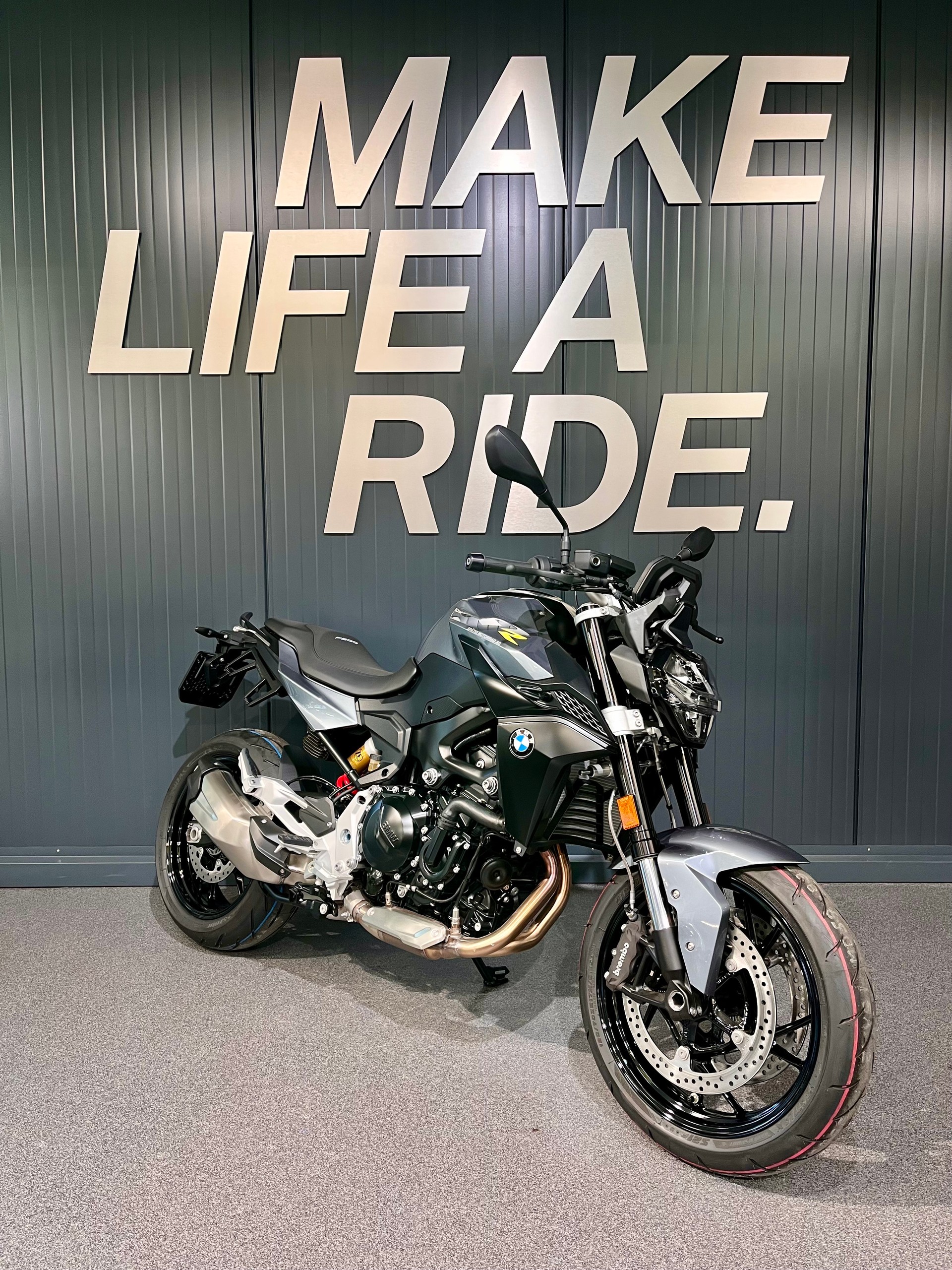 BMW F 900 R ABS-image-1