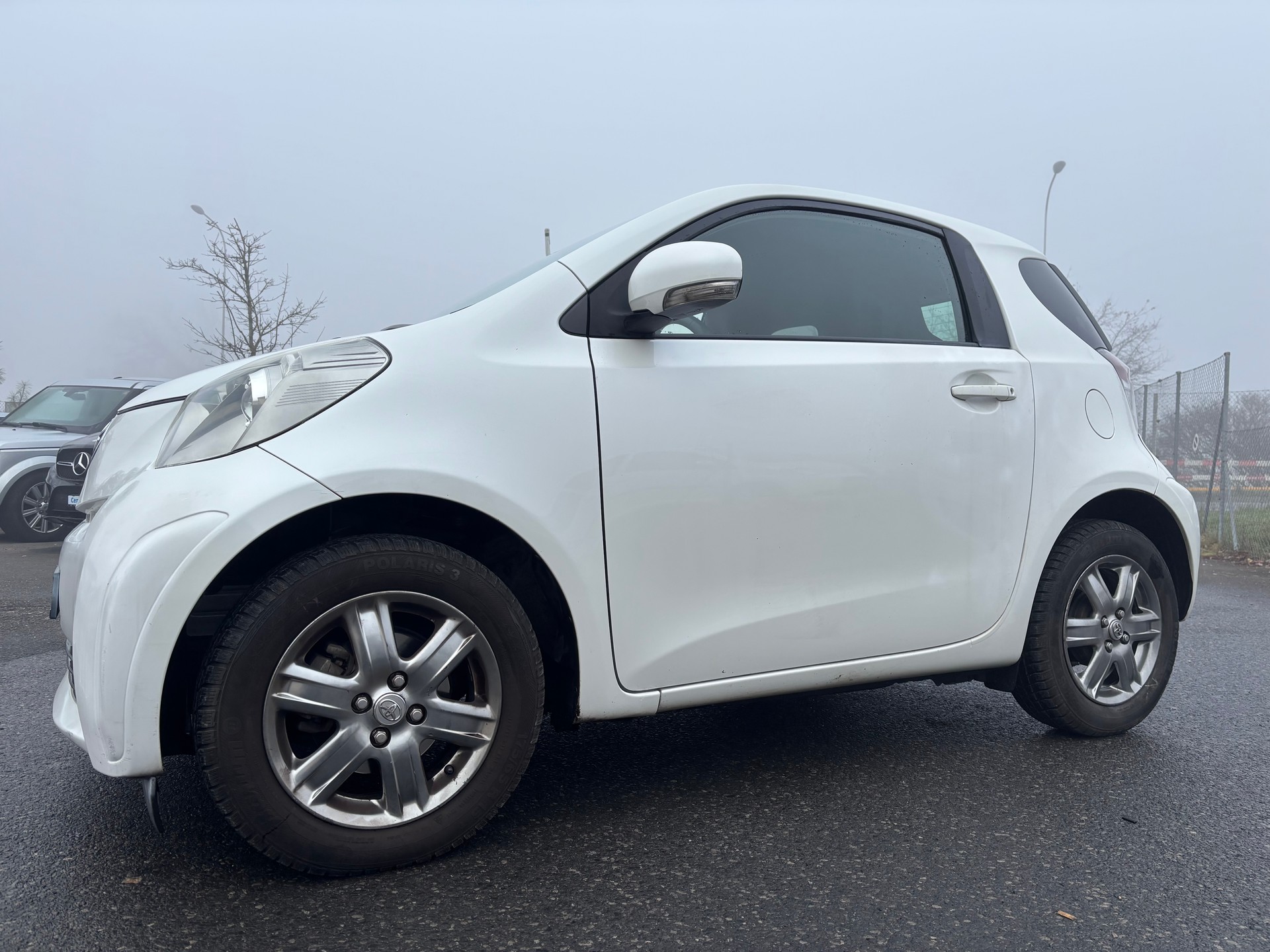 TOYOTA iQ 1.0 VVT-i Multidrive - Automatique-showroom-element-1