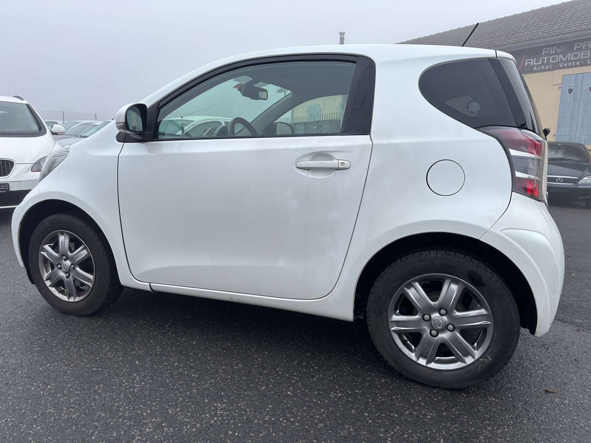 TOYOTA iQ 1.0 VVT-i Multidrive - Automatique-showroom-element-3