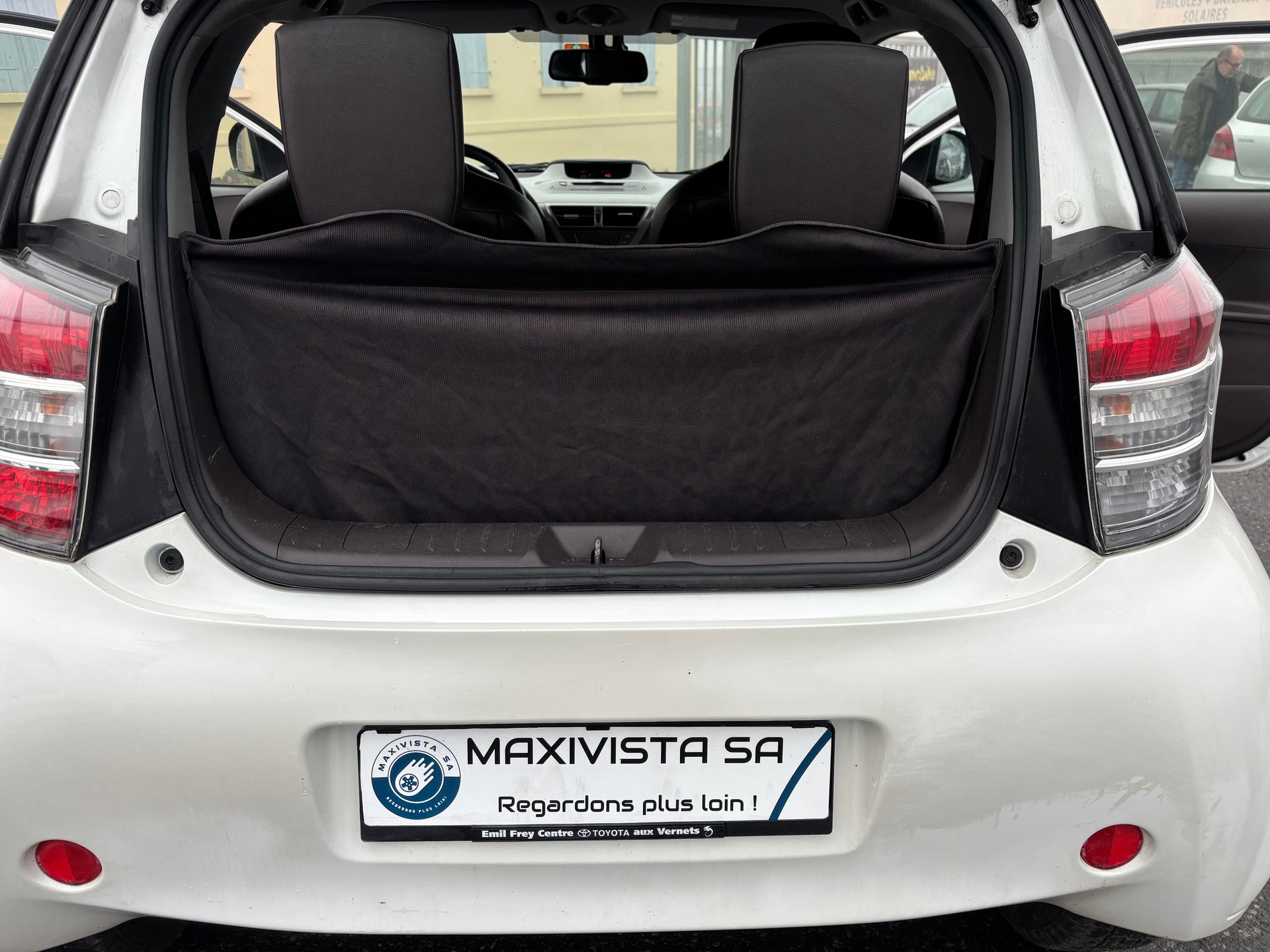 TOYOTA iQ 1.0 VVT-i Multidrive - Automatique-image-12