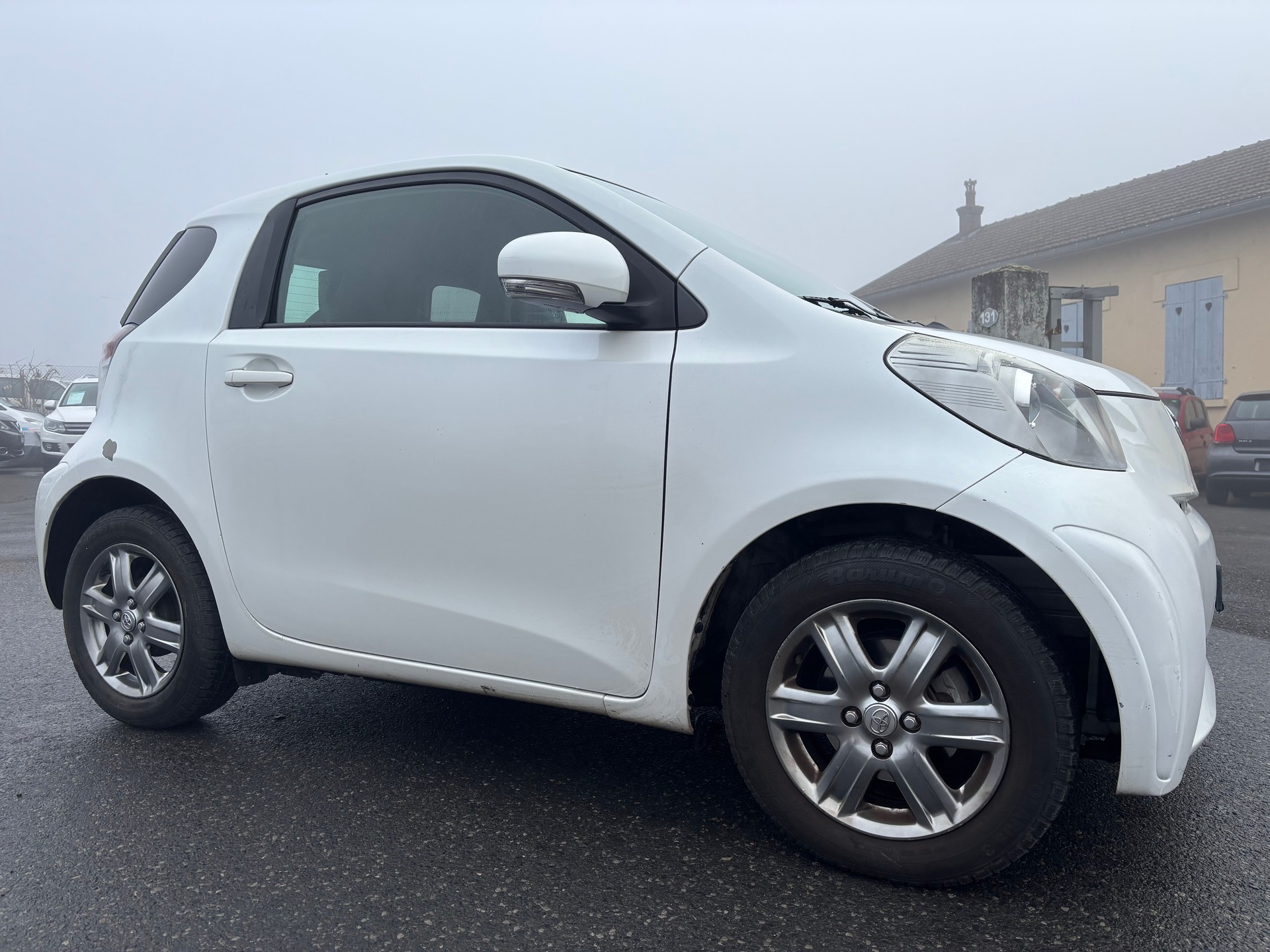 TOYOTA iQ 1.0 VVT-i Multidrive - Automatique-showroom-element-2