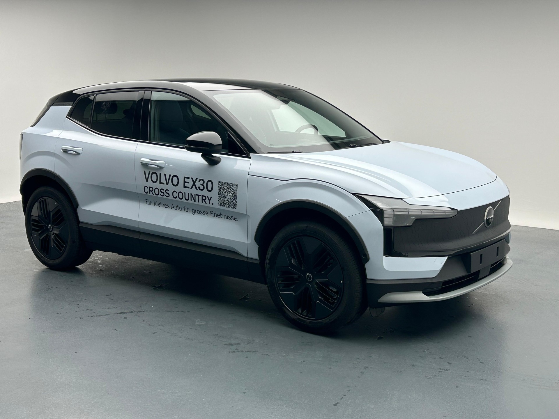 VOLVO EX30 CC E60 Twin Ultra Performance AWD-image-26