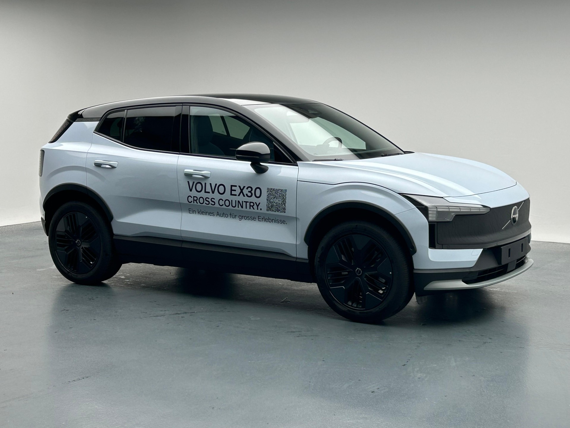 VOLVO EX30 CC E60 Twin Ultra Performance AWD-image-25