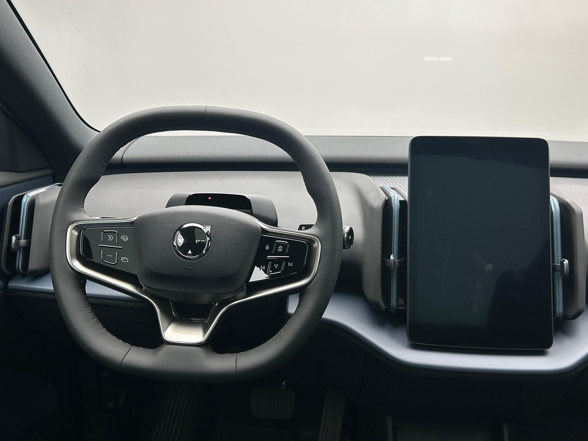 VOLVO EX30 CC E60 Twin Ultra Performance AWD-image-7