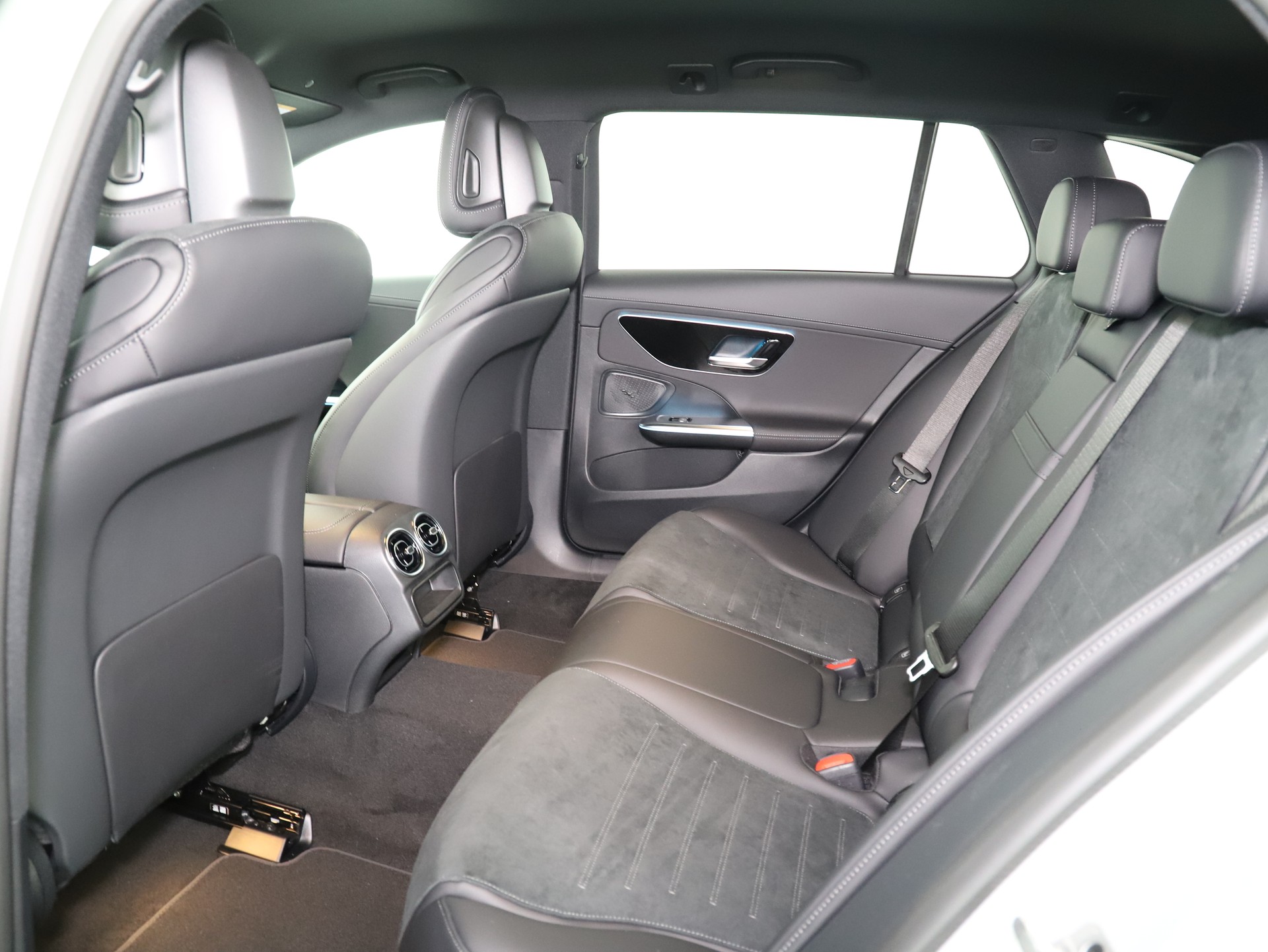 MERCEDES-BENZ C 220 d T 4 M Swiss Star-image-10